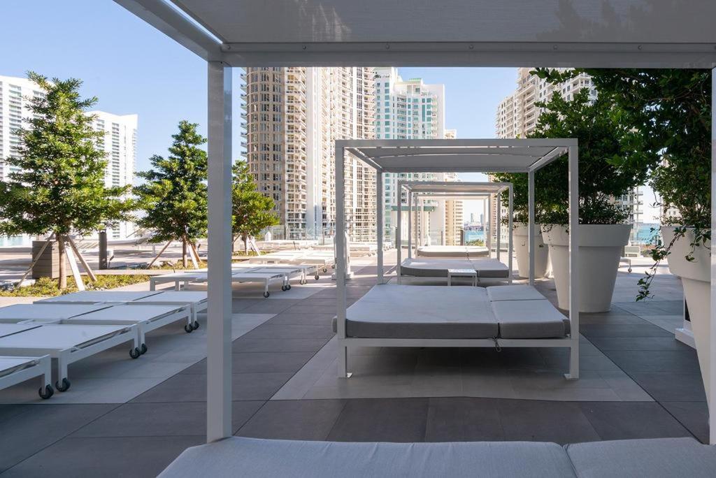 Luxury Waterfront Condo At Icon-Brickell-sea view-Free Spa & Gym