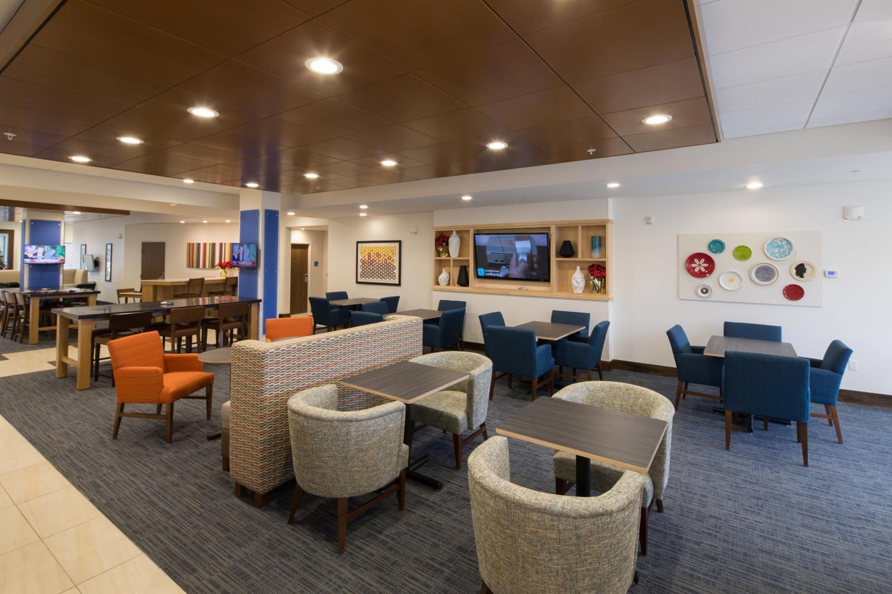 Port Huron Vacations - Holiday Inn Express  Suites Port Huron, an IHG Hotel - Property Image 5