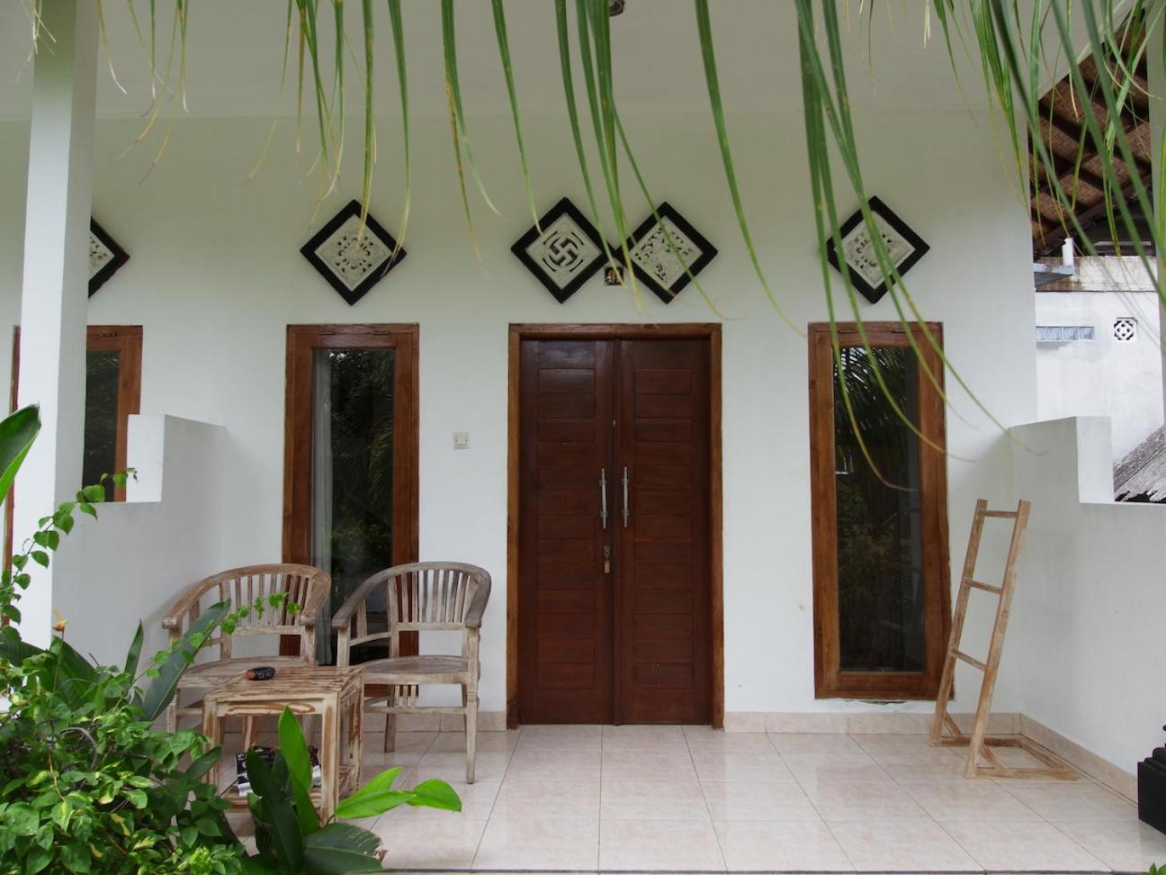 Nyoman Guesthouse and Grill