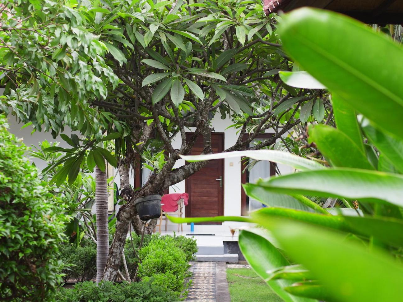 Nyoman Guesthouse and Grill