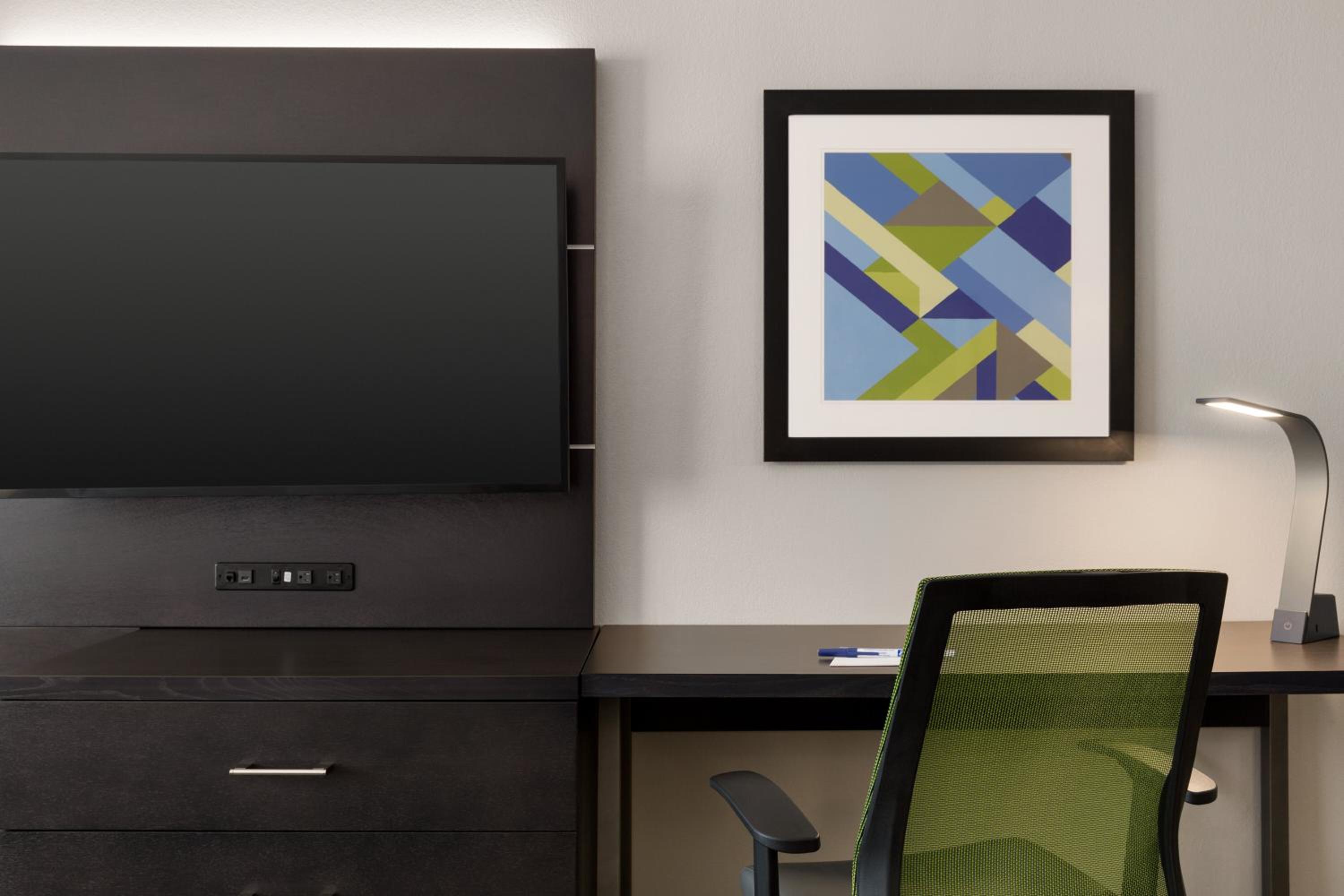 Holiday Inn Express Hotel  Suites Shawnee I-40, an IHG Hotel - Property Image 21