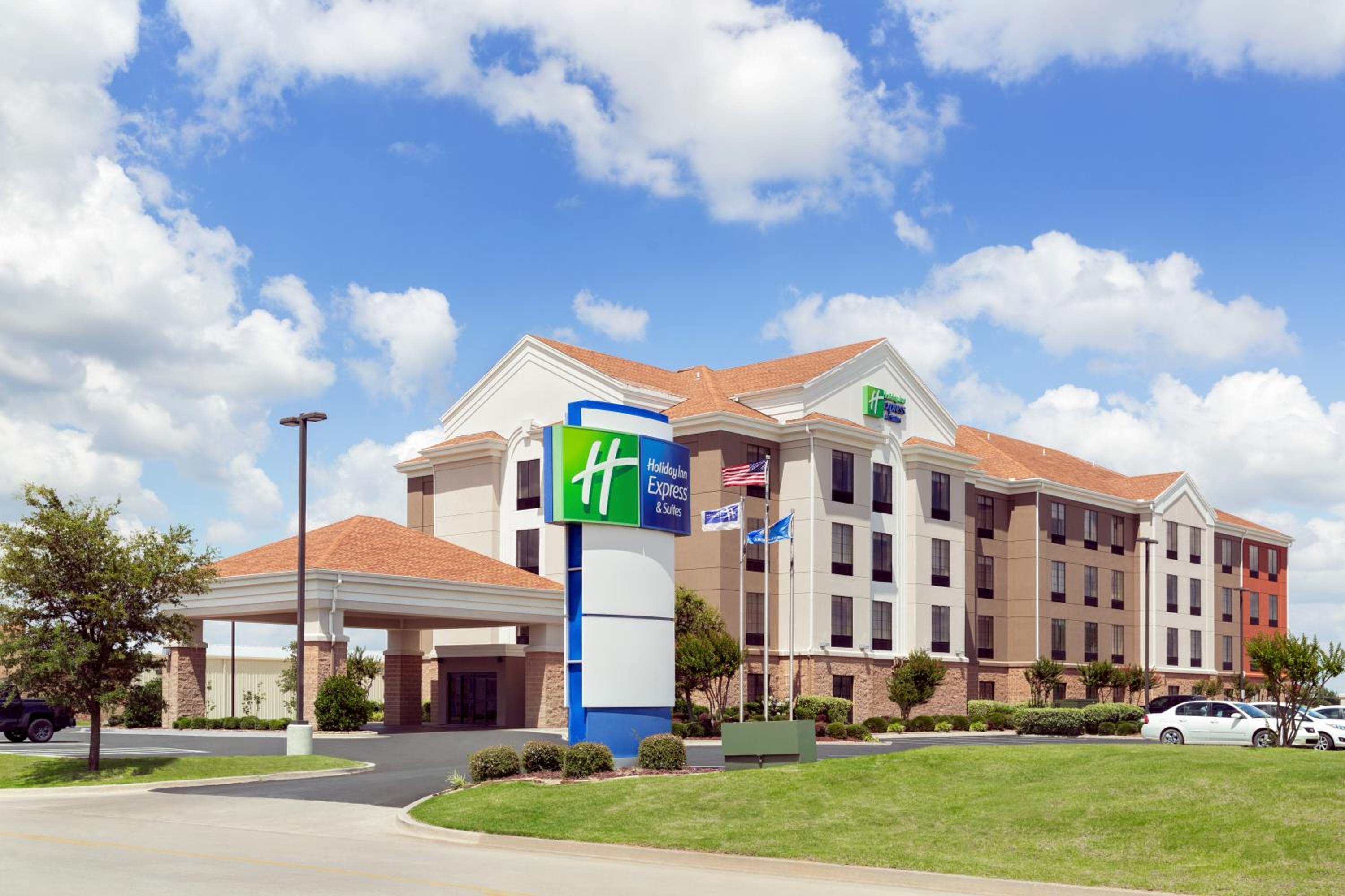 Oklahoma City Vacations - Holiday Inn Express Hotel  Suites Shawnee I-40, an IHG Hotel - Property Image 1