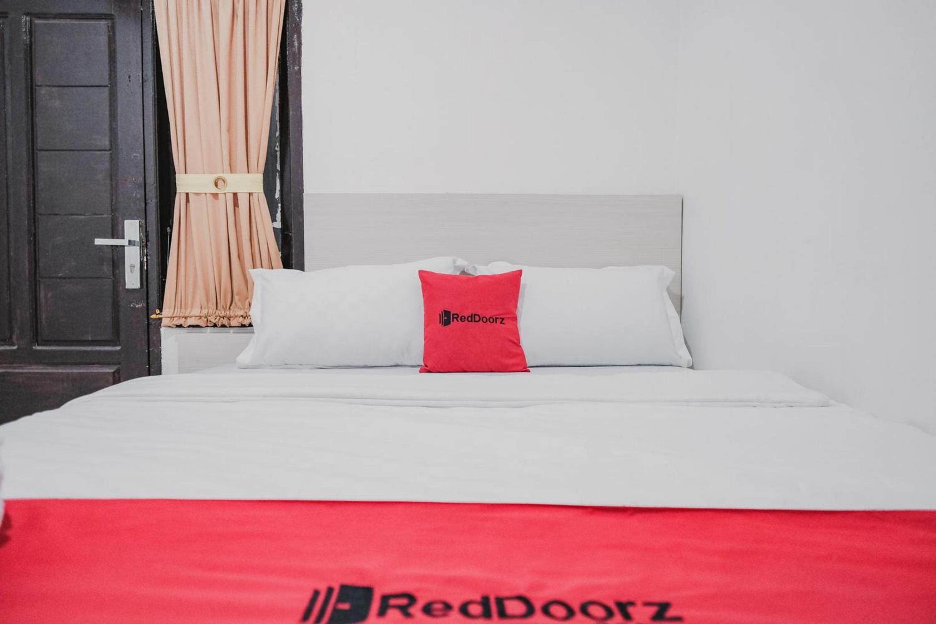 RedDoorz near Jalan Soeprapto Bengkulu view 5