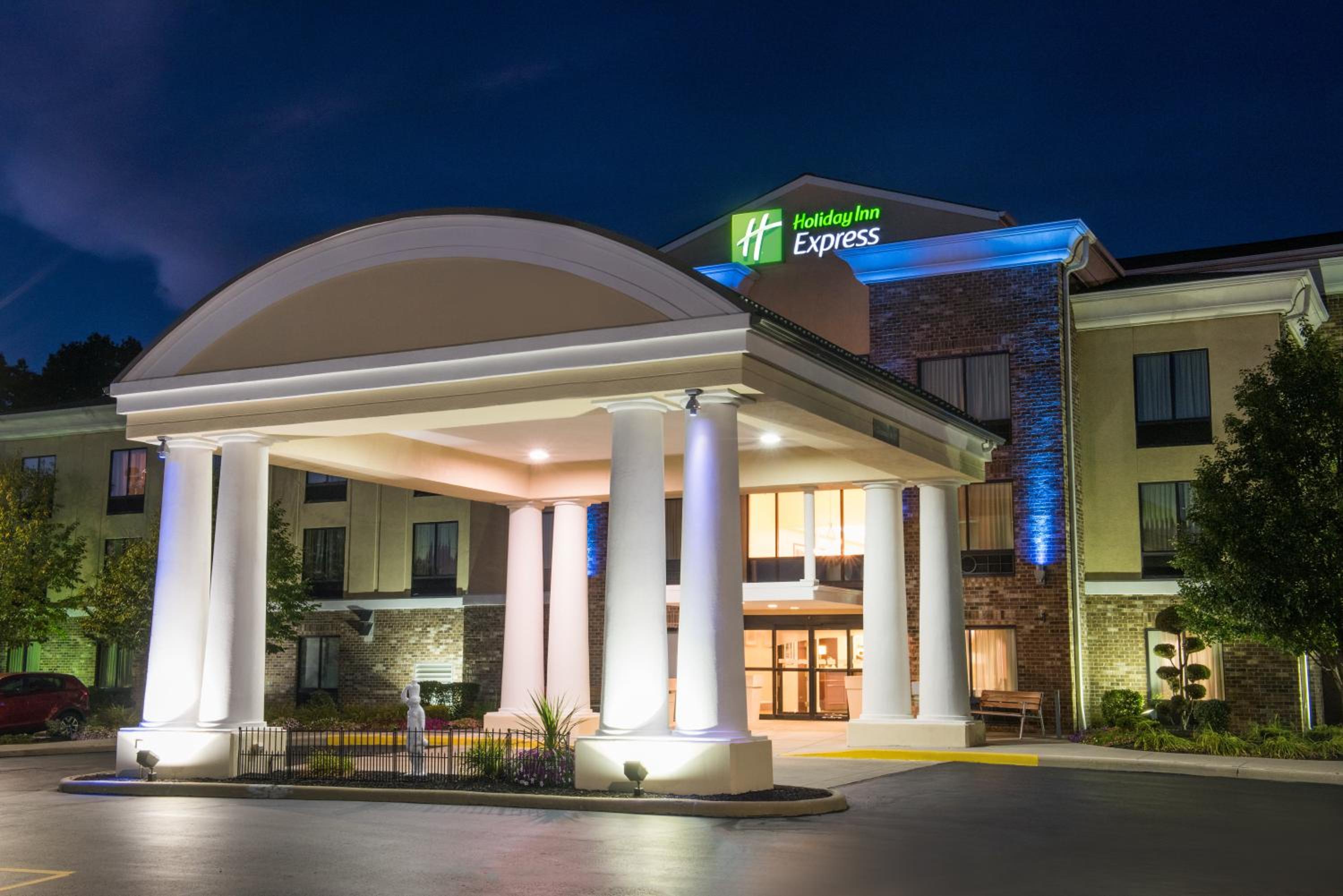 Hotel Holiday Inn Express & Suites Sharon-hermitage By Ihg