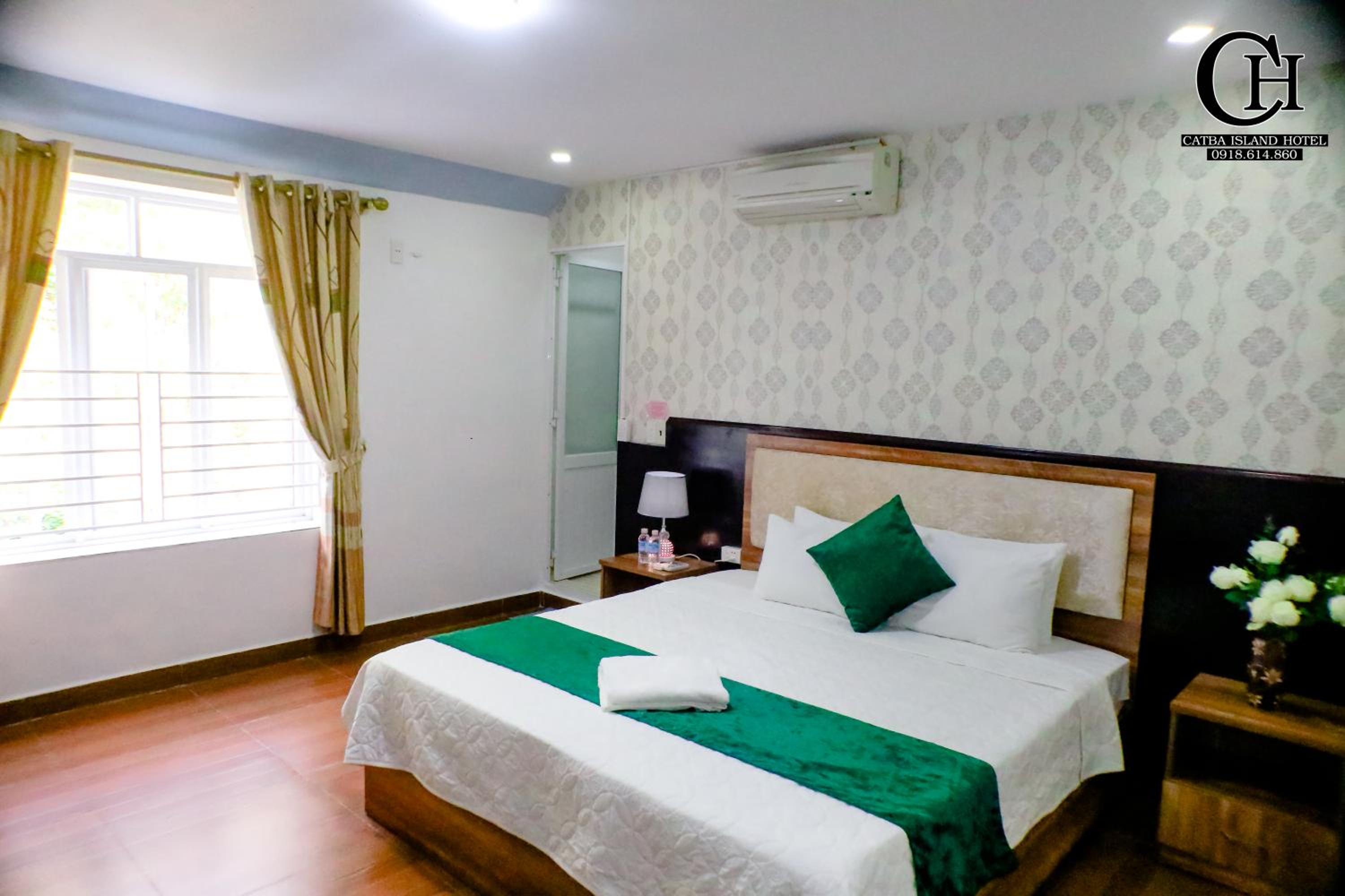 catba island hostel