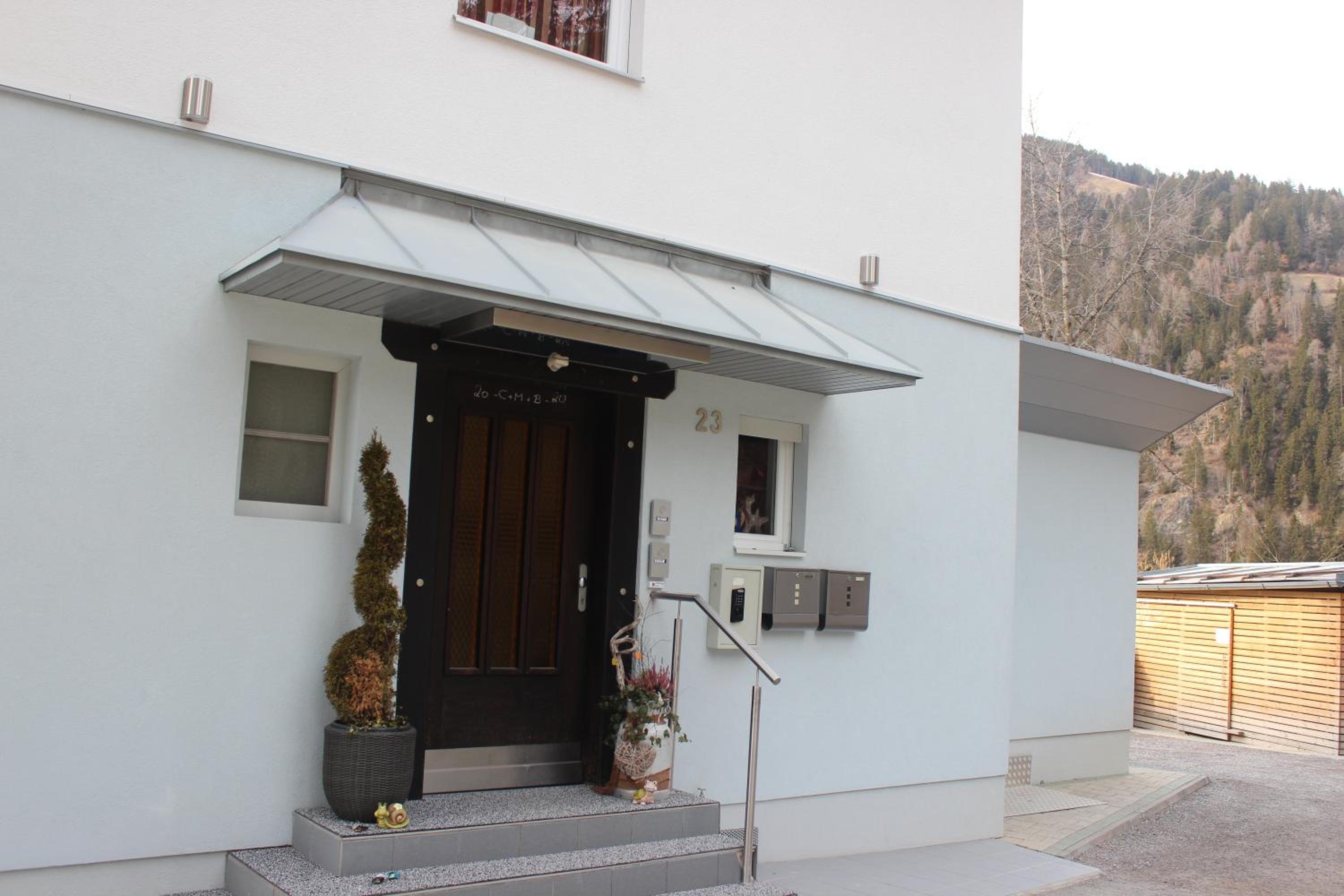Photo 10