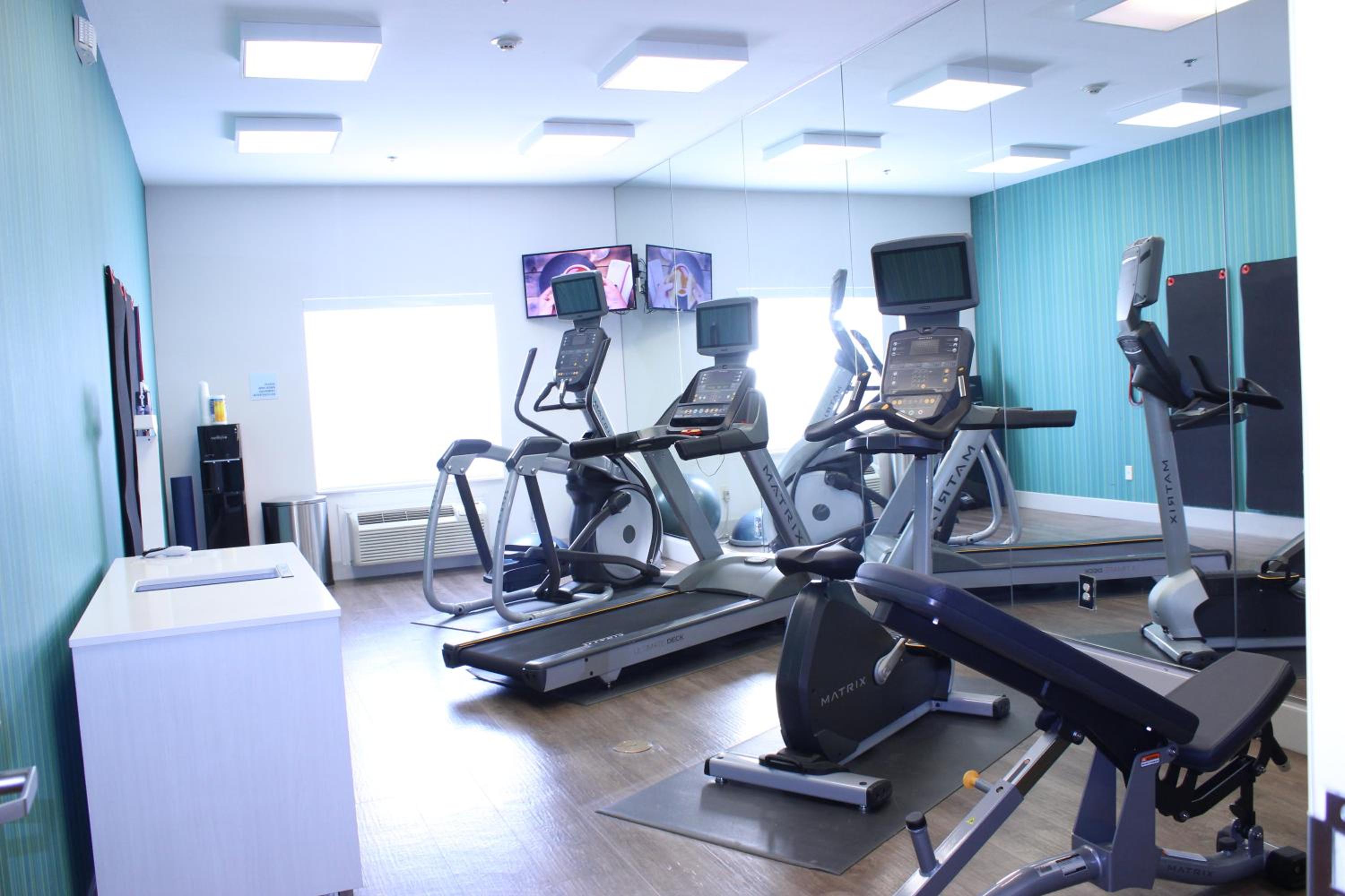Mansfield Vacations - Holiday Inn Express Hotel  Suites Mansfield, an IHG Hotel - Property Image 6