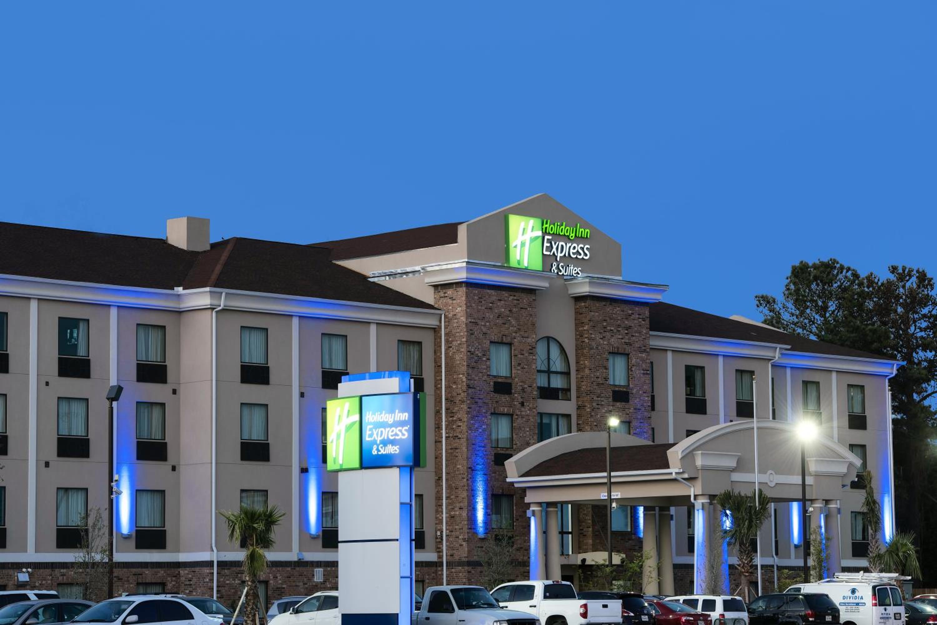 Hotel Holiday Inn Express & Suites Houston North - Iah Area By Ihg