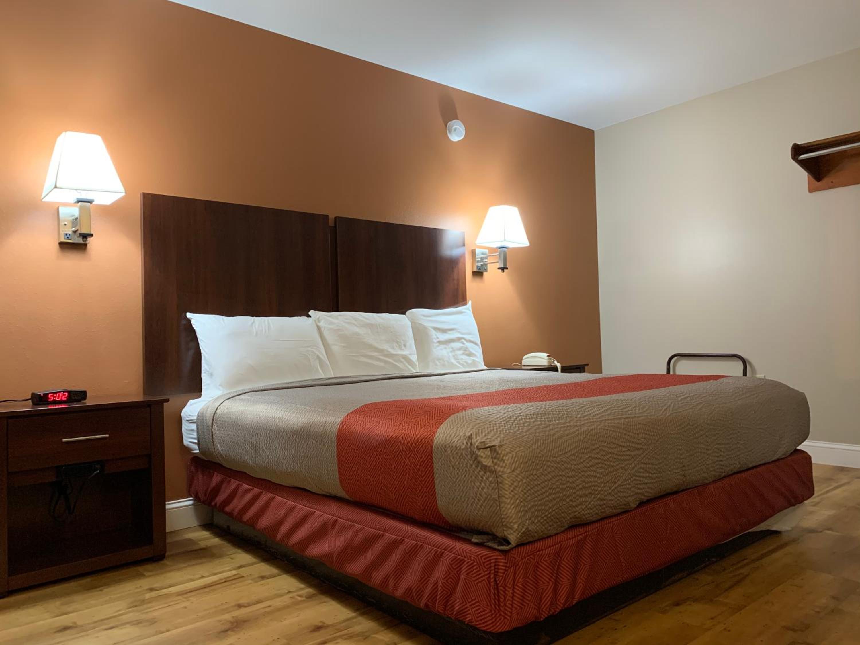 Orbits Inn - Property Image 7