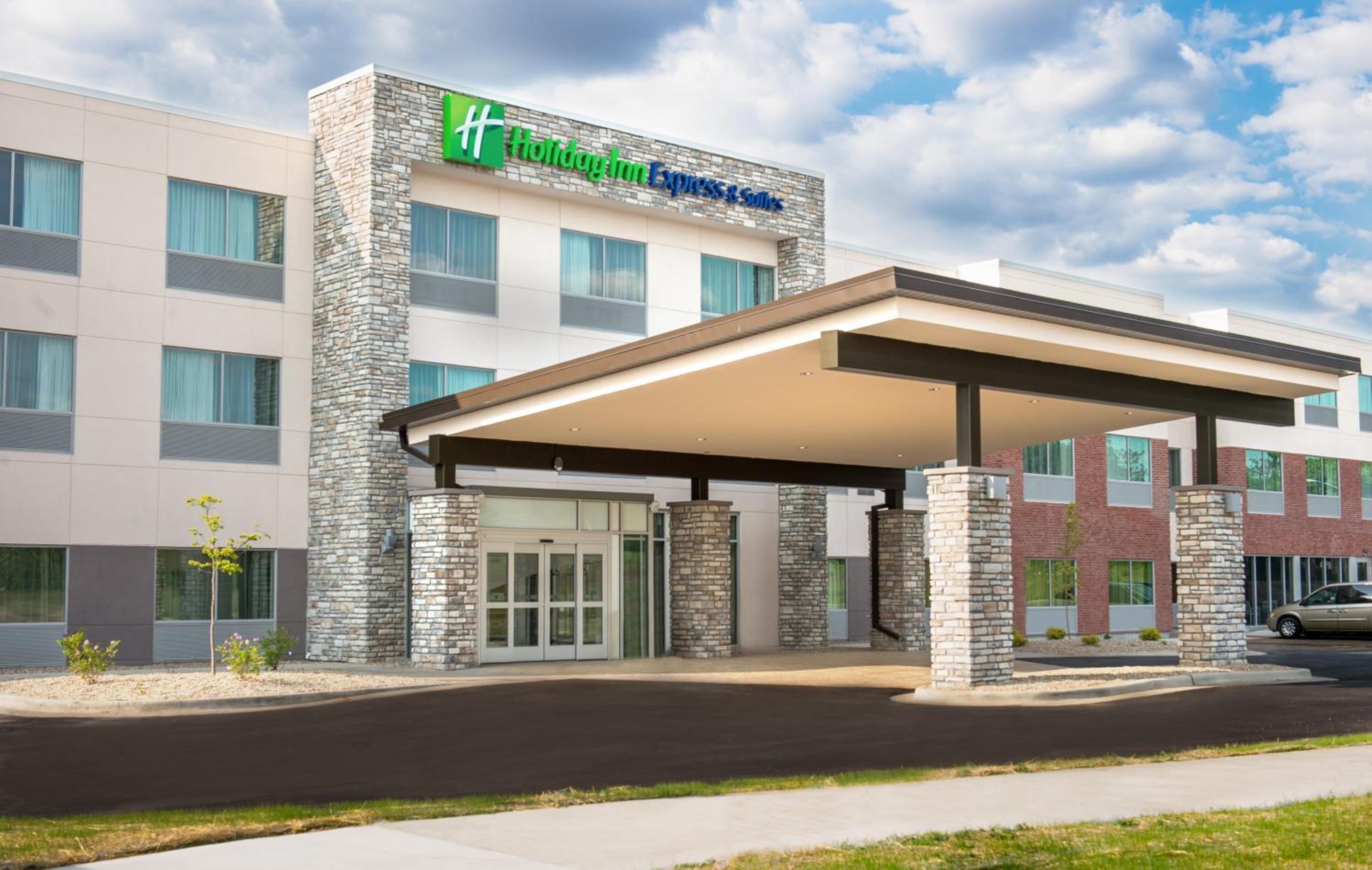 Hotel Holiday Inn Express & Suites Rock Falls, an IHG Hotel - Image 1