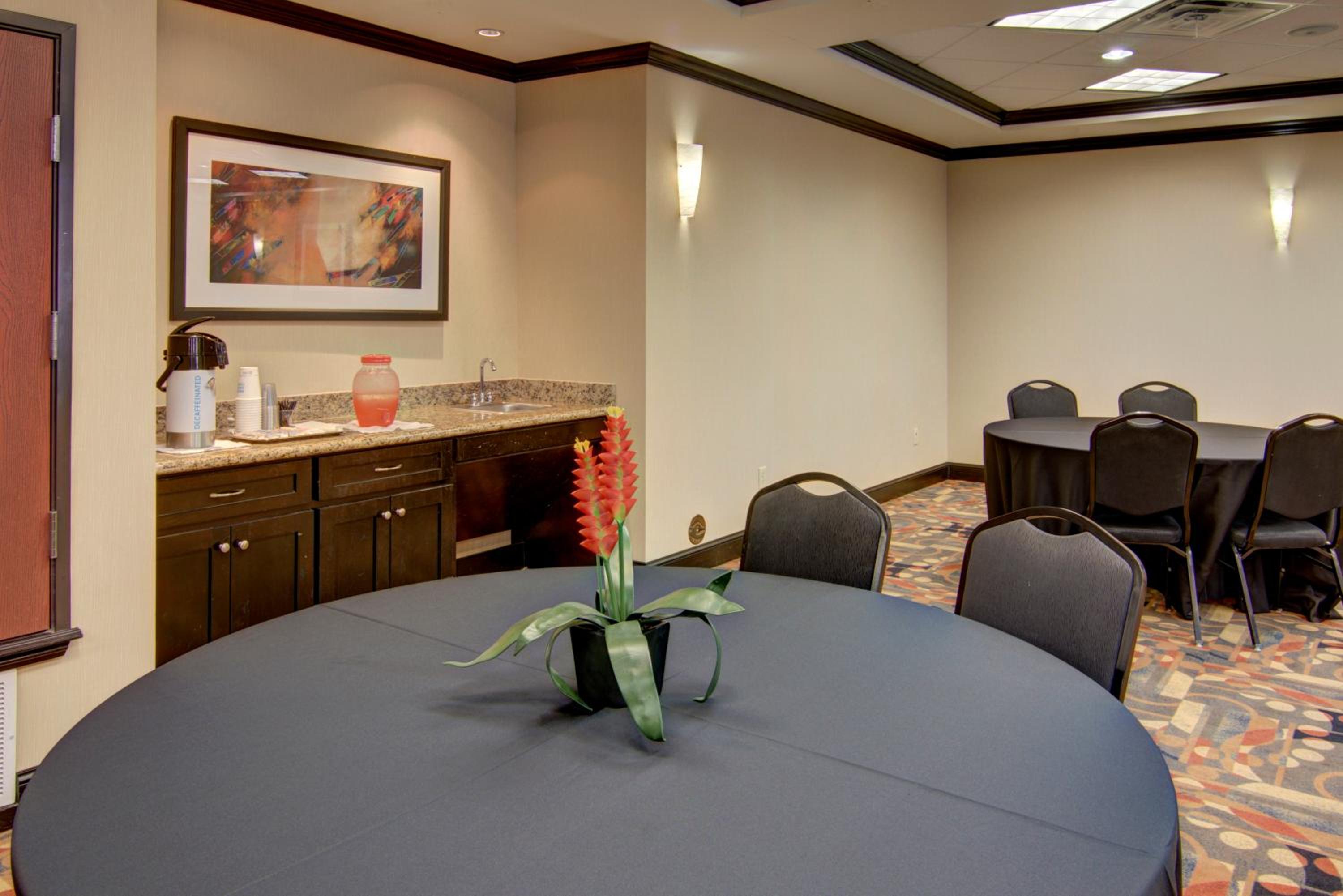 Paris Vacations - Holiday Inn Express Hotel  Suites Paris, an IHG Hotel - Property Image 23