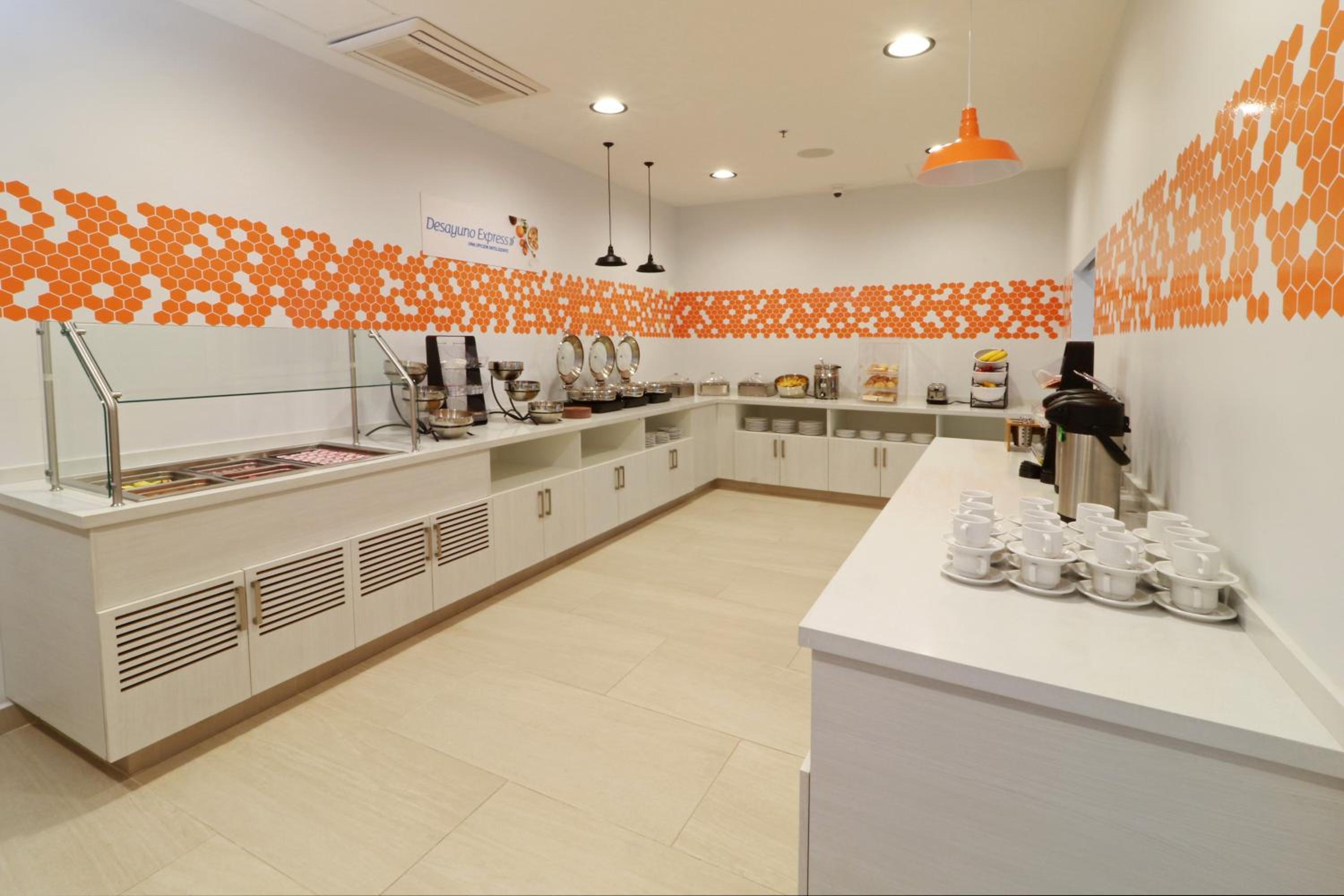 Ensenada Vacations - Holiday Inn Express Suites - Ensenada Centro, an IHG Hotel - Property Image 29