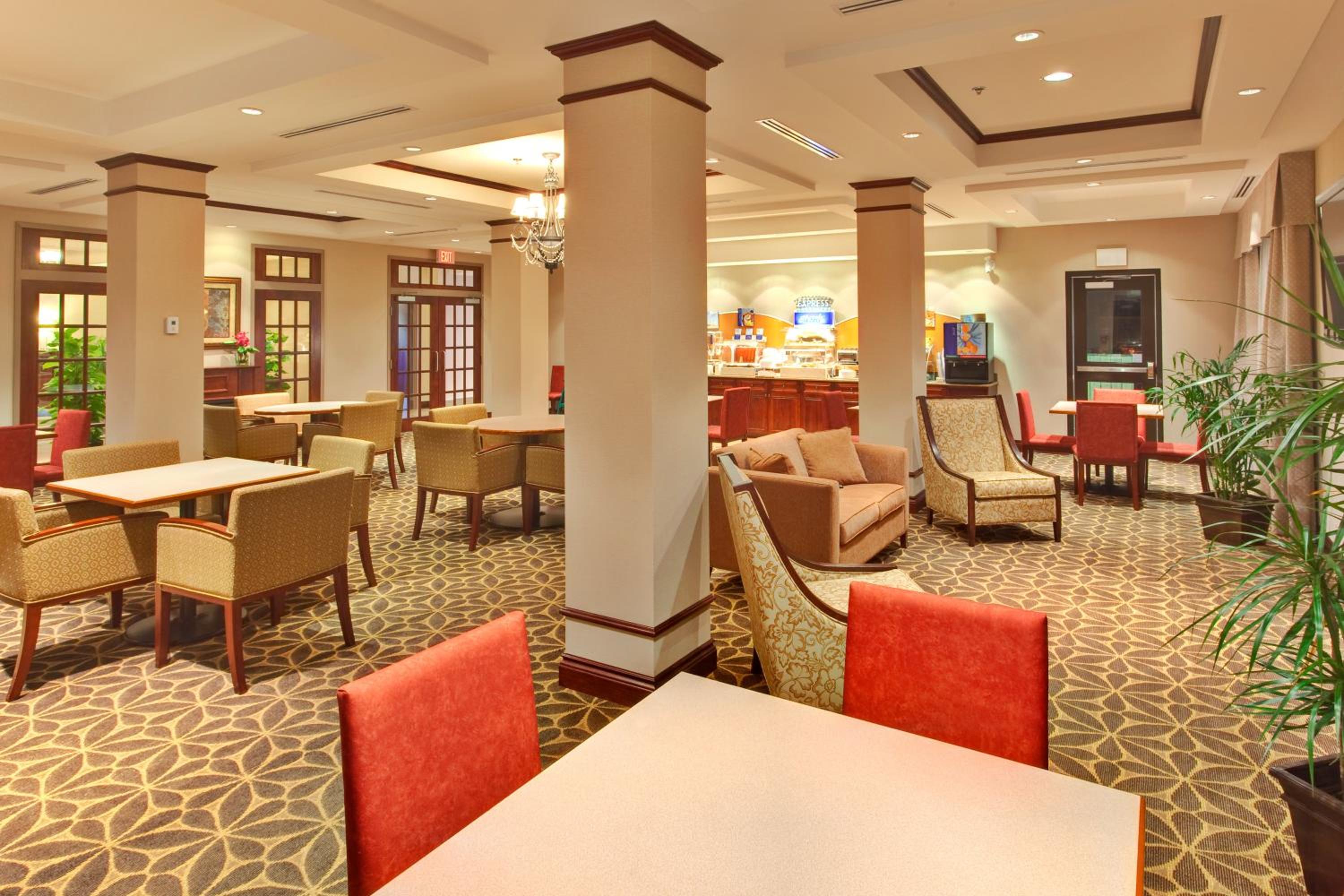 Brockville Vacations - Holiday Inn Express Hotel  Suites Brockville, an IHG Hotel - Property Image 2