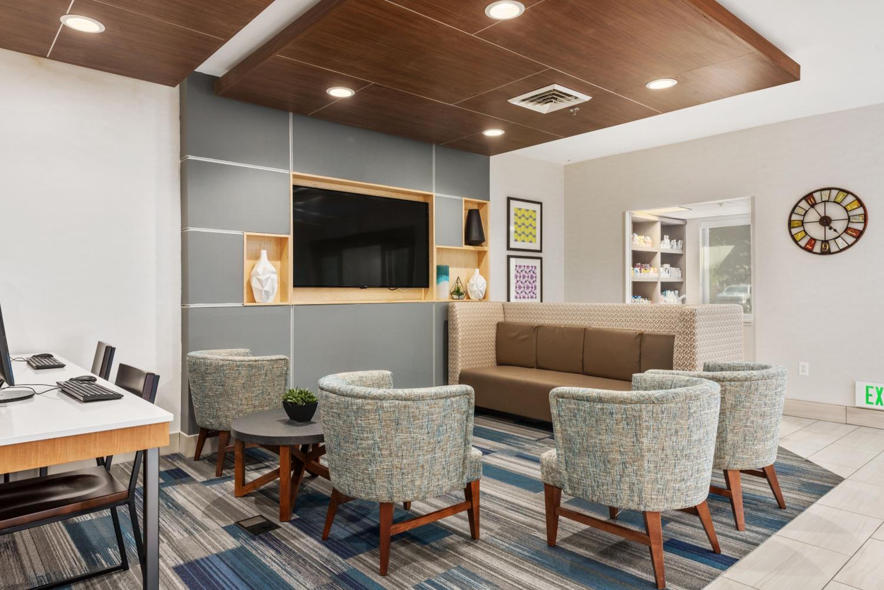 Holiday Inn Express West Valley City, an IHG Hotel - Property Image 2