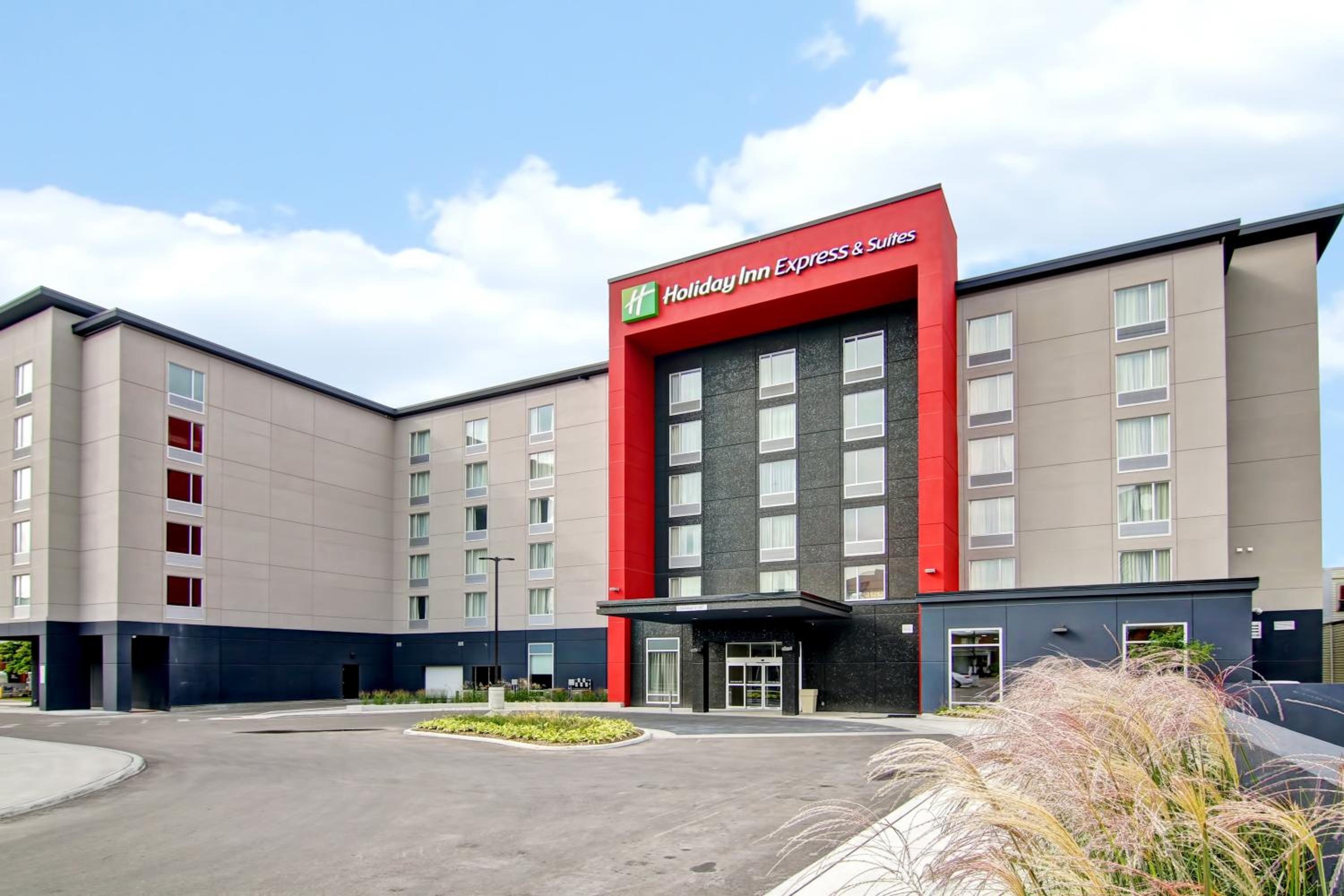 Hotel Holiday Inn Express & Suites Oshawa Downtown - Toronto Area, an IHG Hotel - Image 1