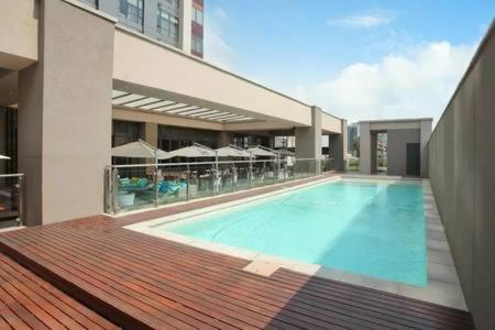 Sandton Skye Apartment