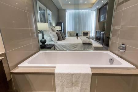 Sandton Skye Apartment photo 5