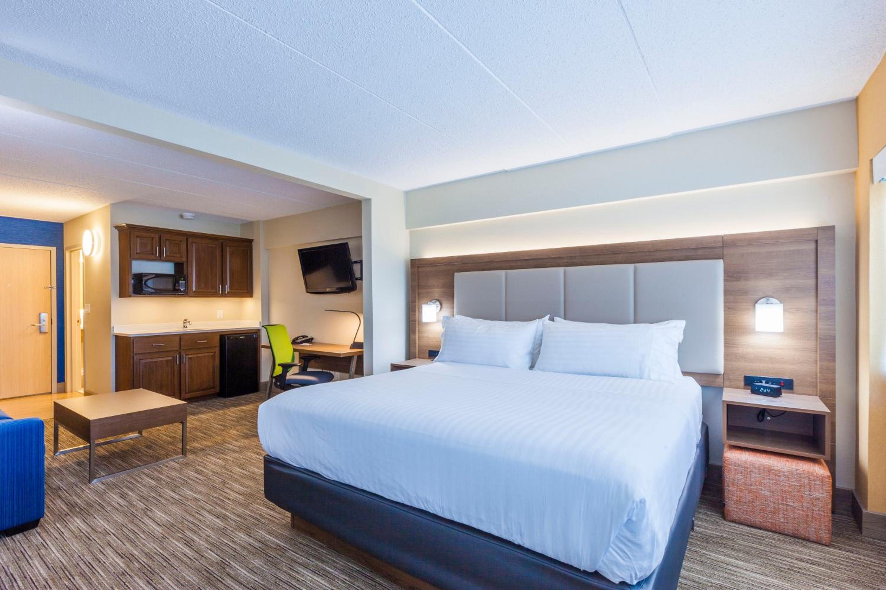 Saint John Vacations - Holiday Inn Express Hotel  Suites Saint John Harbour Side, an IHG Hotel - Property Image 3