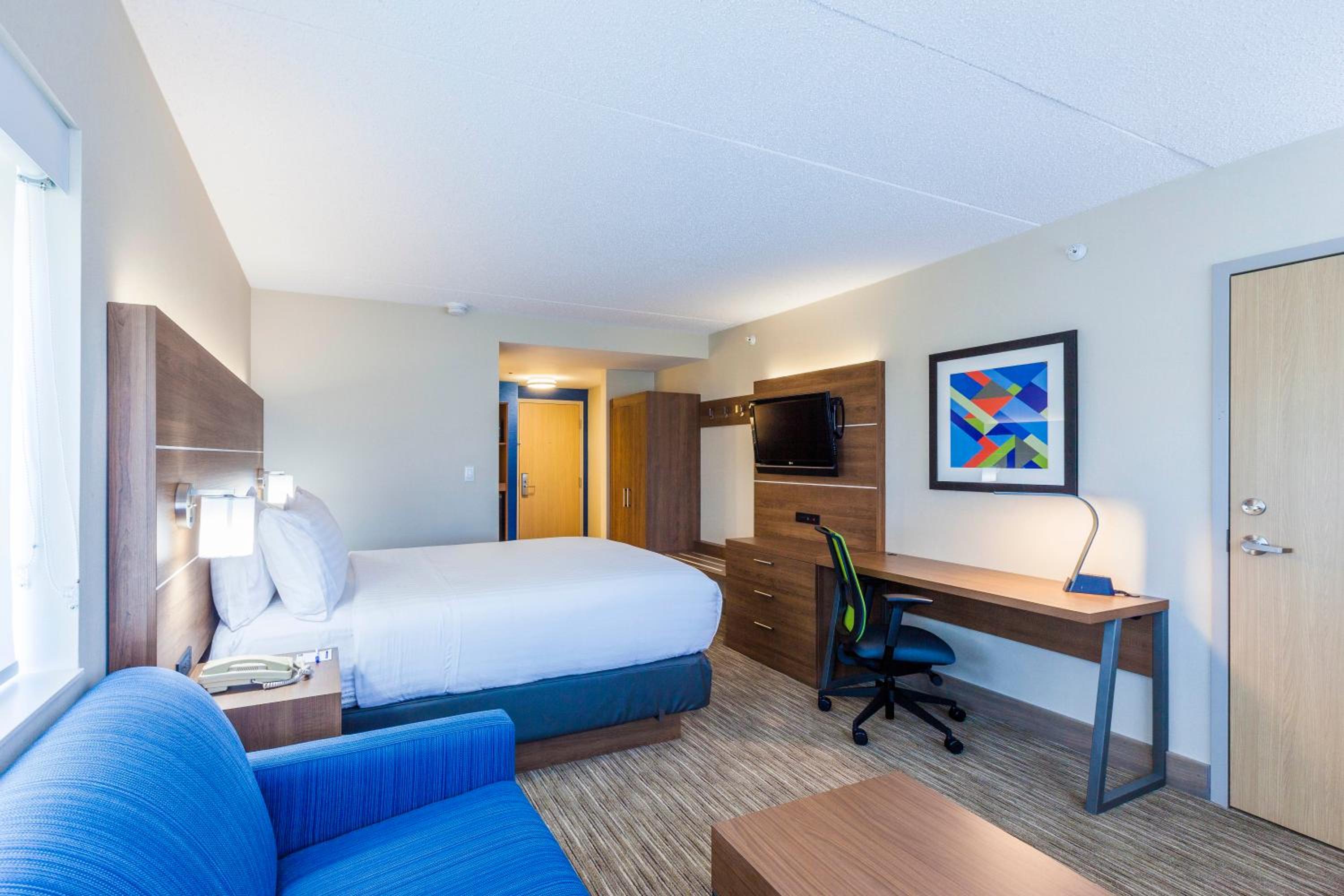 Saint John Vacations - Holiday Inn Express Hotel  Suites Saint John Harbour Side, an IHG Hotel - Property Image 4