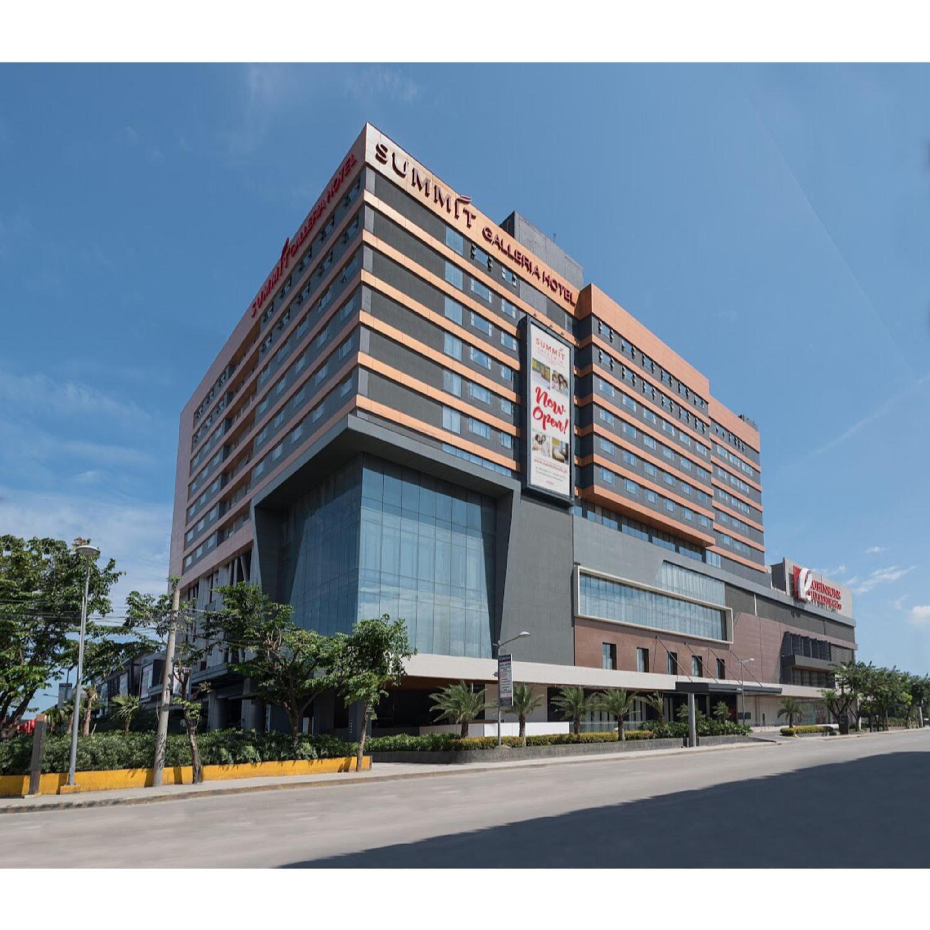 Hotel Summit Galleria Cebu - Image 1