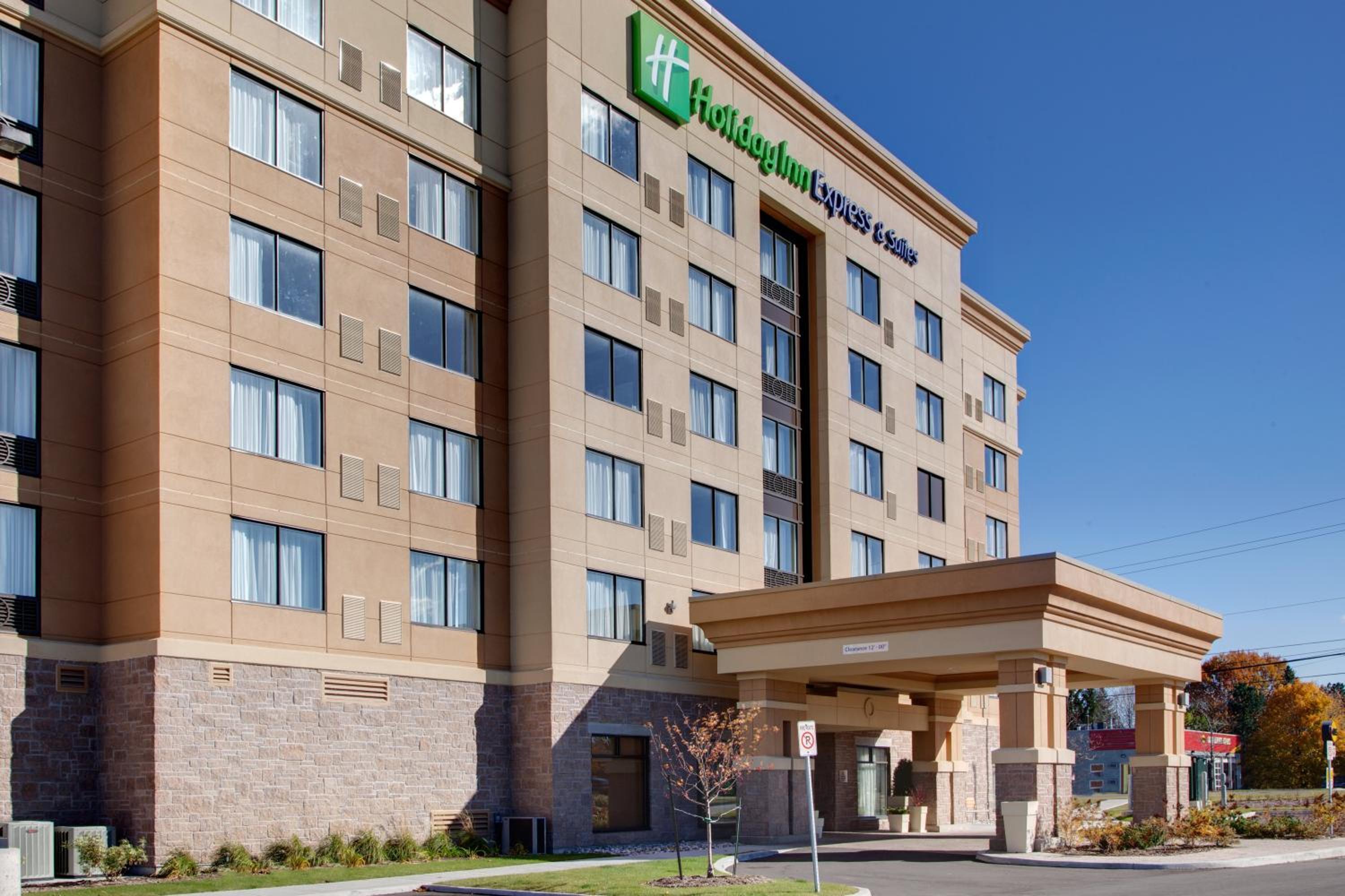 Holiday Inn Express & Suites Ottawa West - Nepean, an IHG Hotel-3