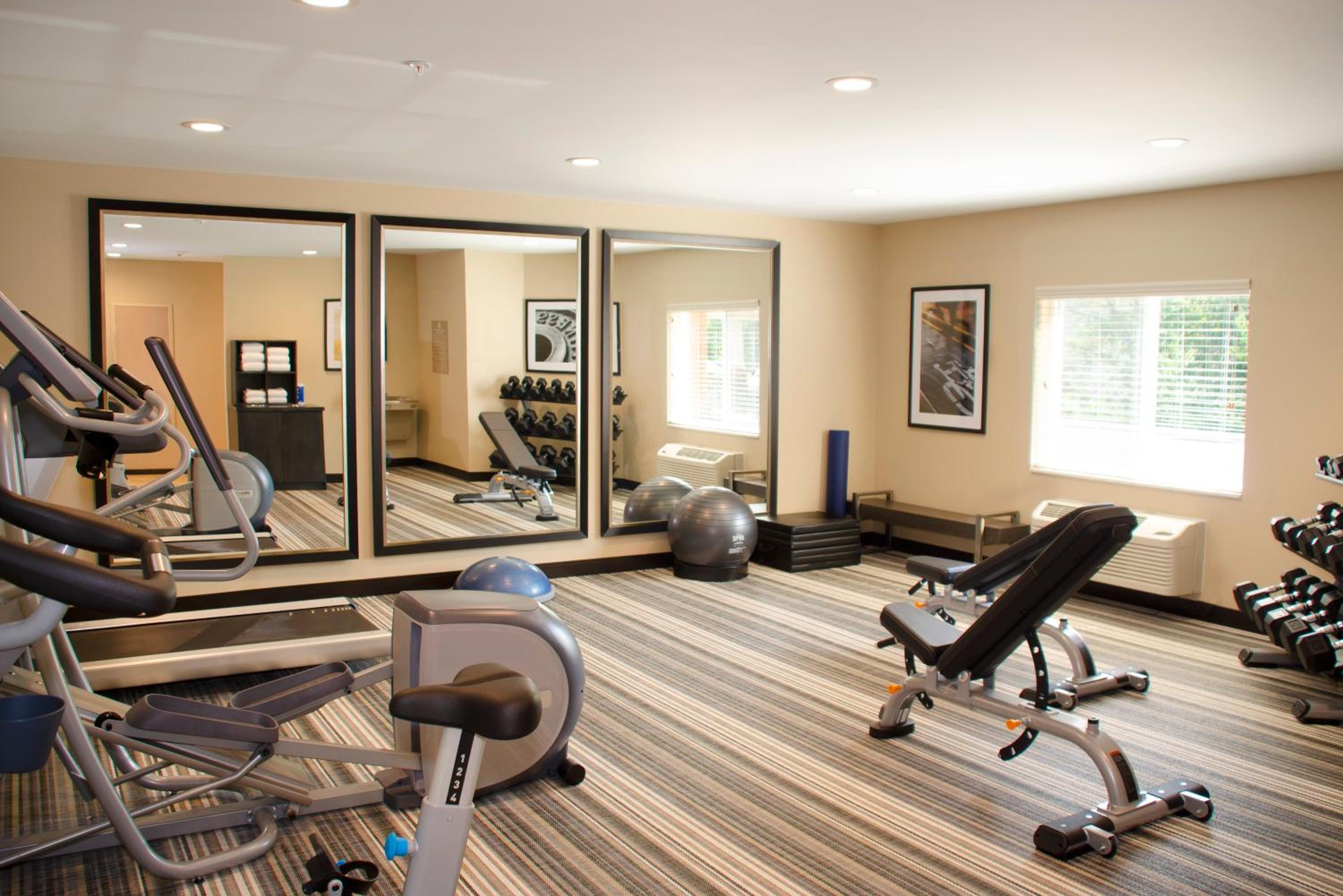 Lancaster Vacations - Candlewood Suites - Lancaster West, an IHG Hotel - Property Image 15