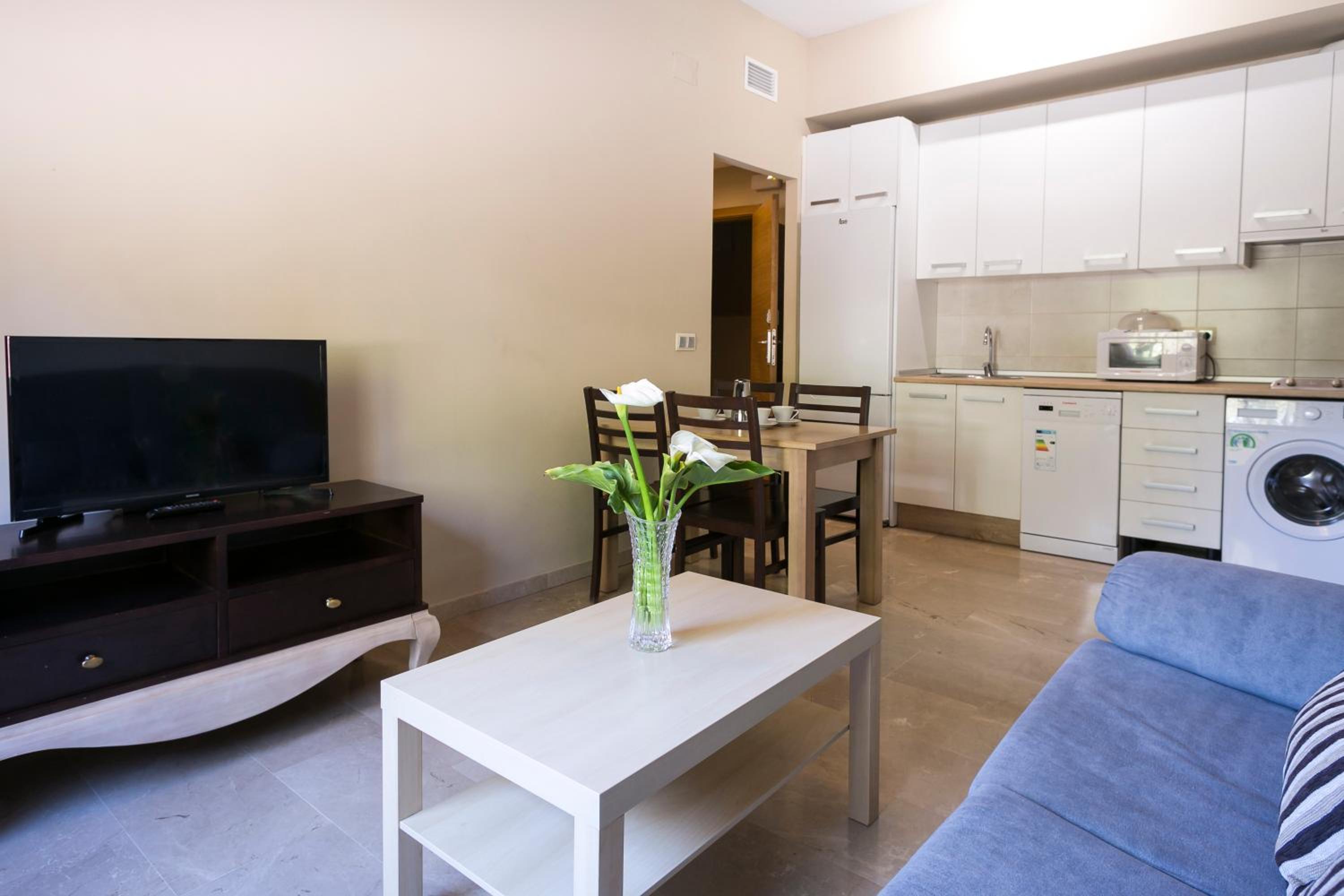 Apartamentos Turísticos La Castilleja