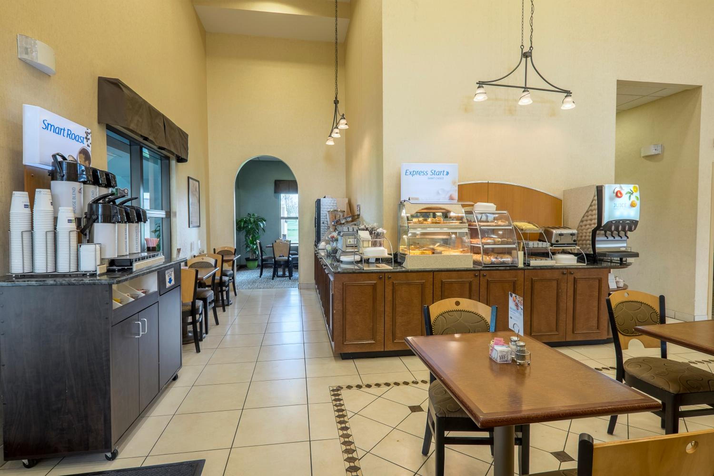 Waynesboro Vacations - Wingate by Wyndham Waynesboro - Property Image 2