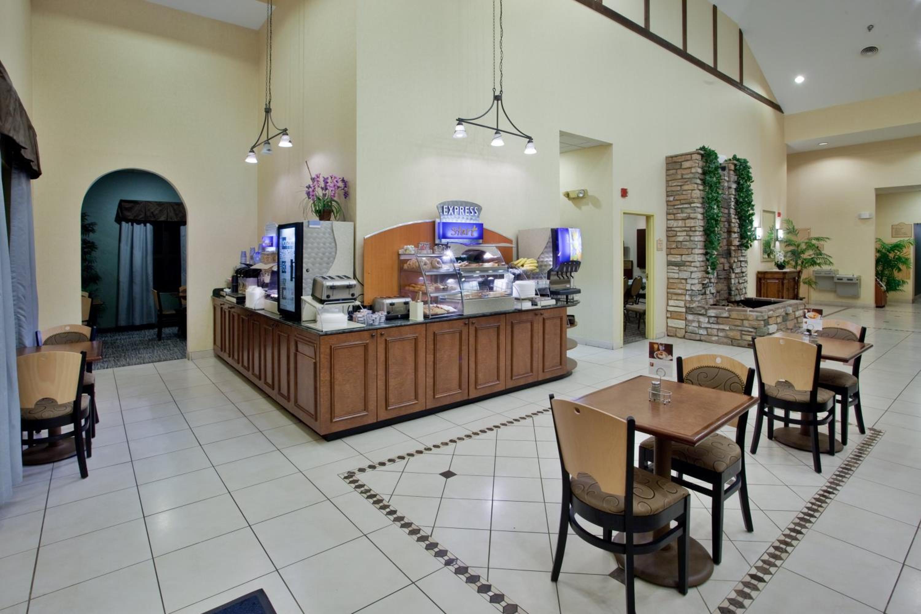 Waynesboro Vacations - Wingate by Wyndham Waynesboro - Property Image 3