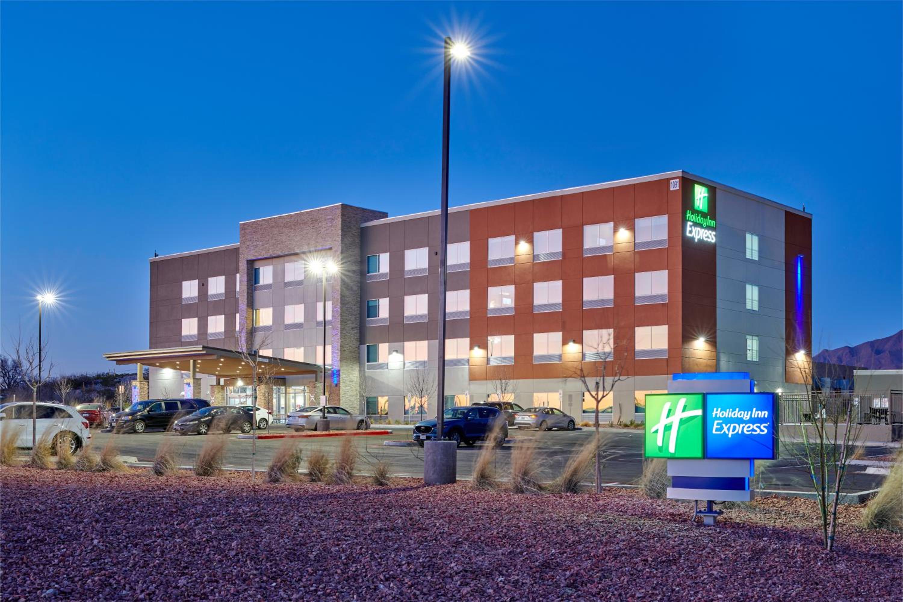 Hotel Holiday Inn Express - El Paso - Sunland Park Area, an IHG Hotel - Image 1