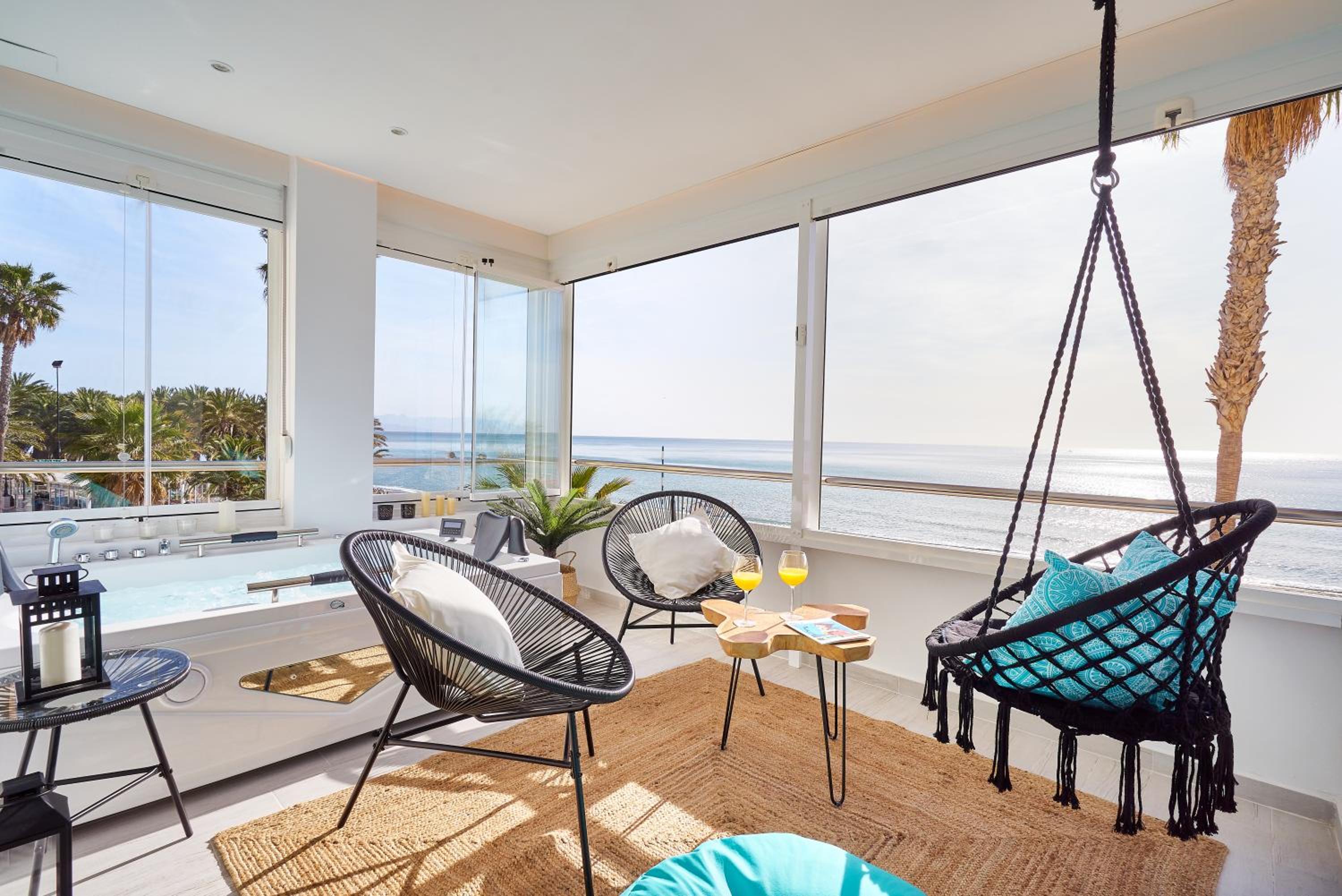 PURO BEACH. Charming apartment with jacuzzi. photo 5
