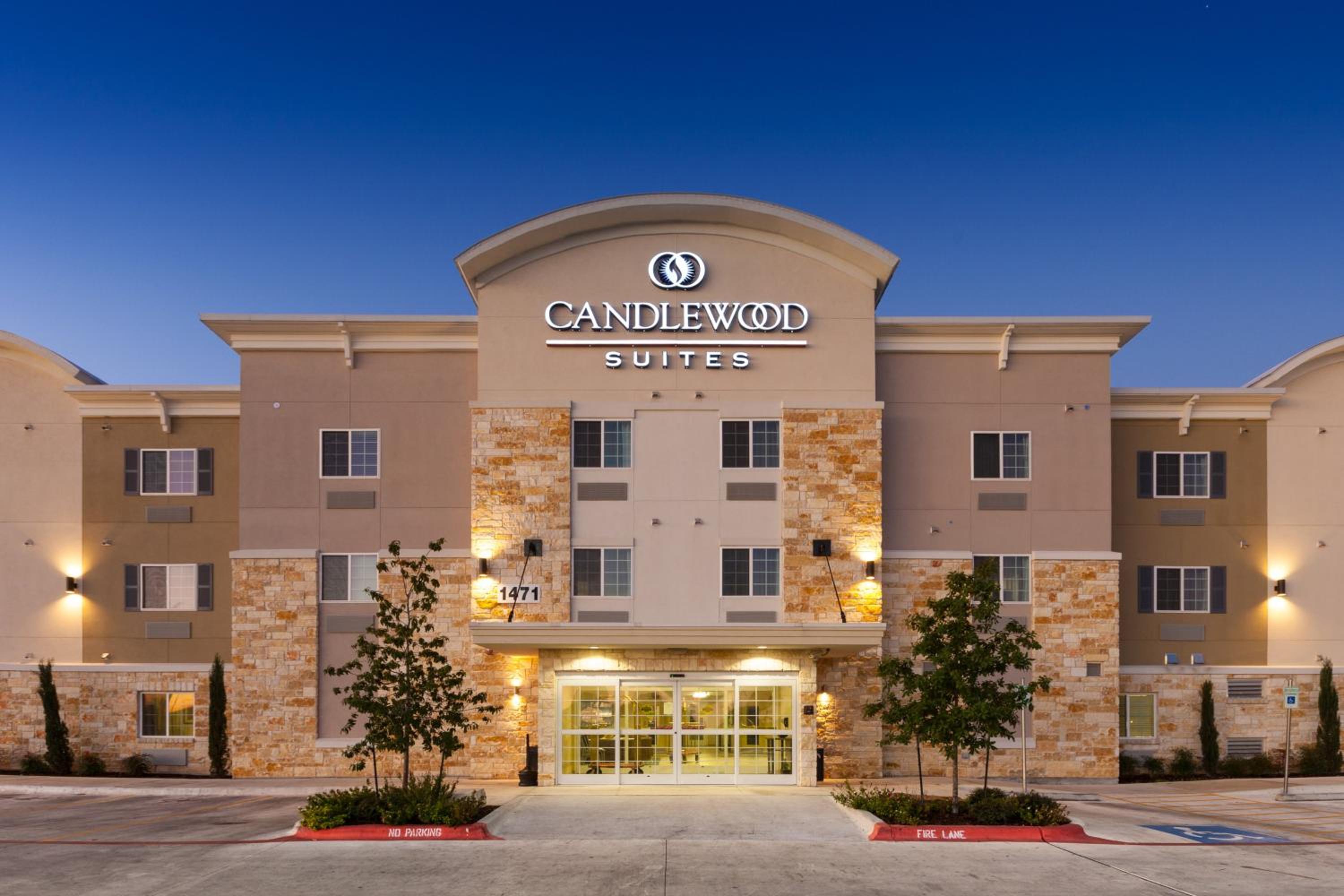 Hotel Candlewood Suites New Braunfels, an IHG Hotel - Image 1