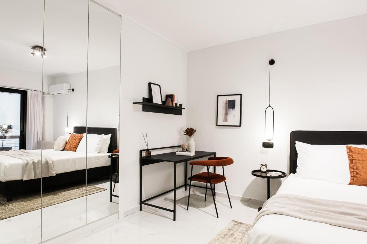Black & White Studio close to Lycabettus Hill by UPSTREET