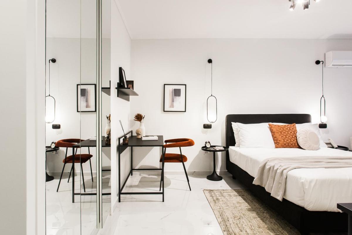 Black & White Studio close to Lycabettus Hill by UPSTREET