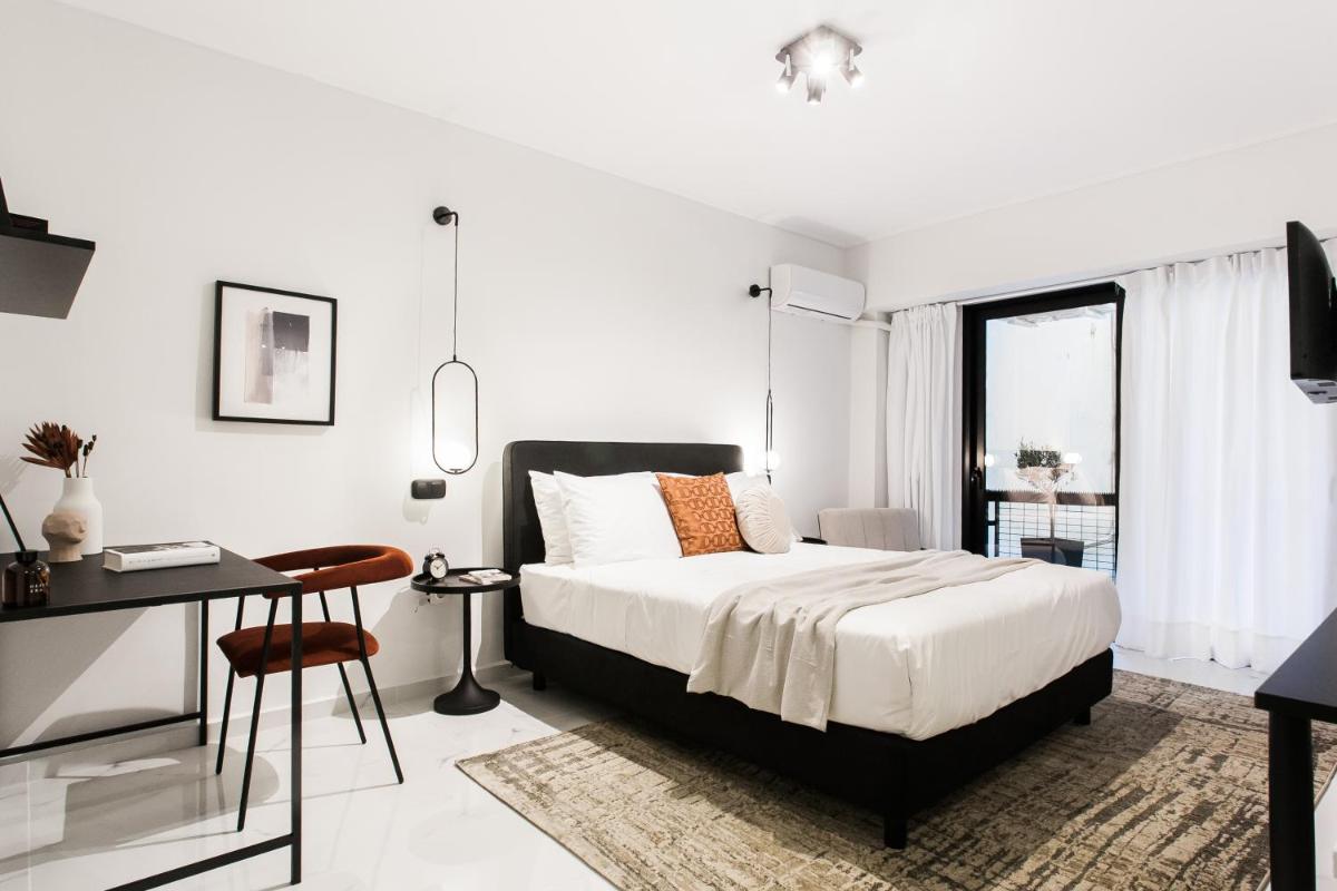 Black & White Studio close to Lycabettus Hill by UPSTREET