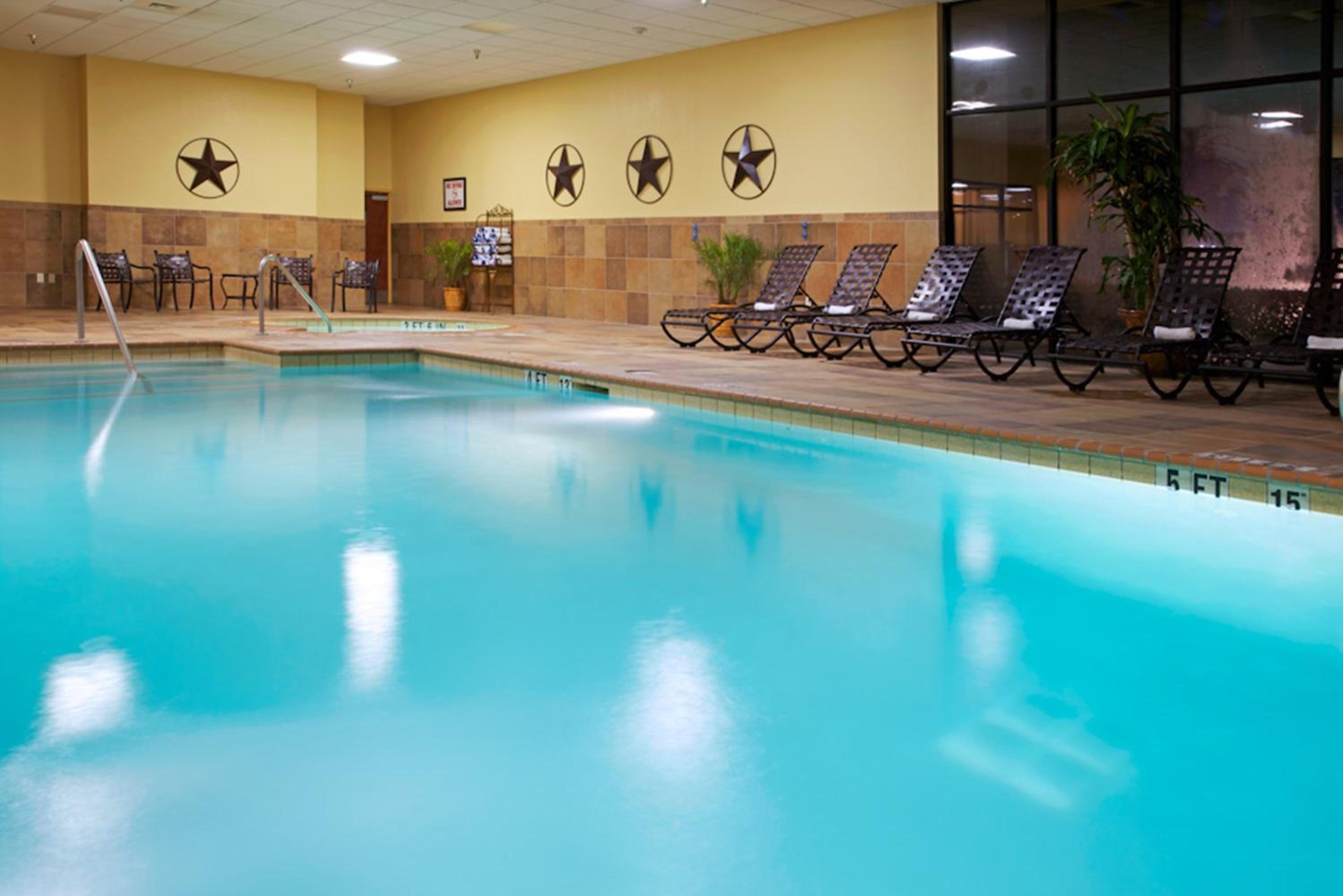 Beaumont Vacations - Holiday Inn Hotel and Suites Beaumont-Plaza I-10 Walden, an IHG Hotel - Property Image 10