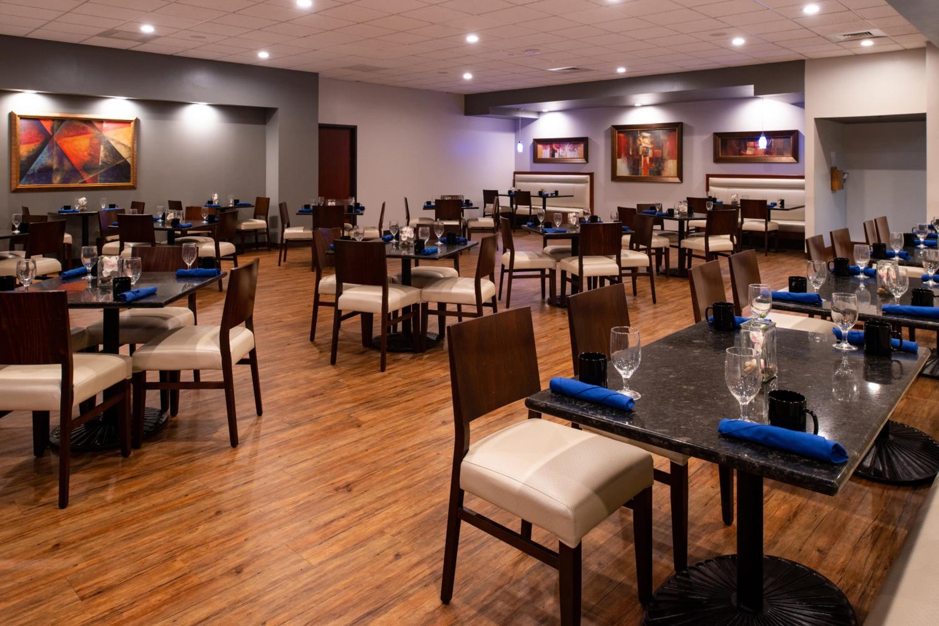 Beaumont Vacations - Holiday Inn Hotel and Suites Beaumont-Plaza I-10 Walden, an IHG Hotel - Property Image 25
