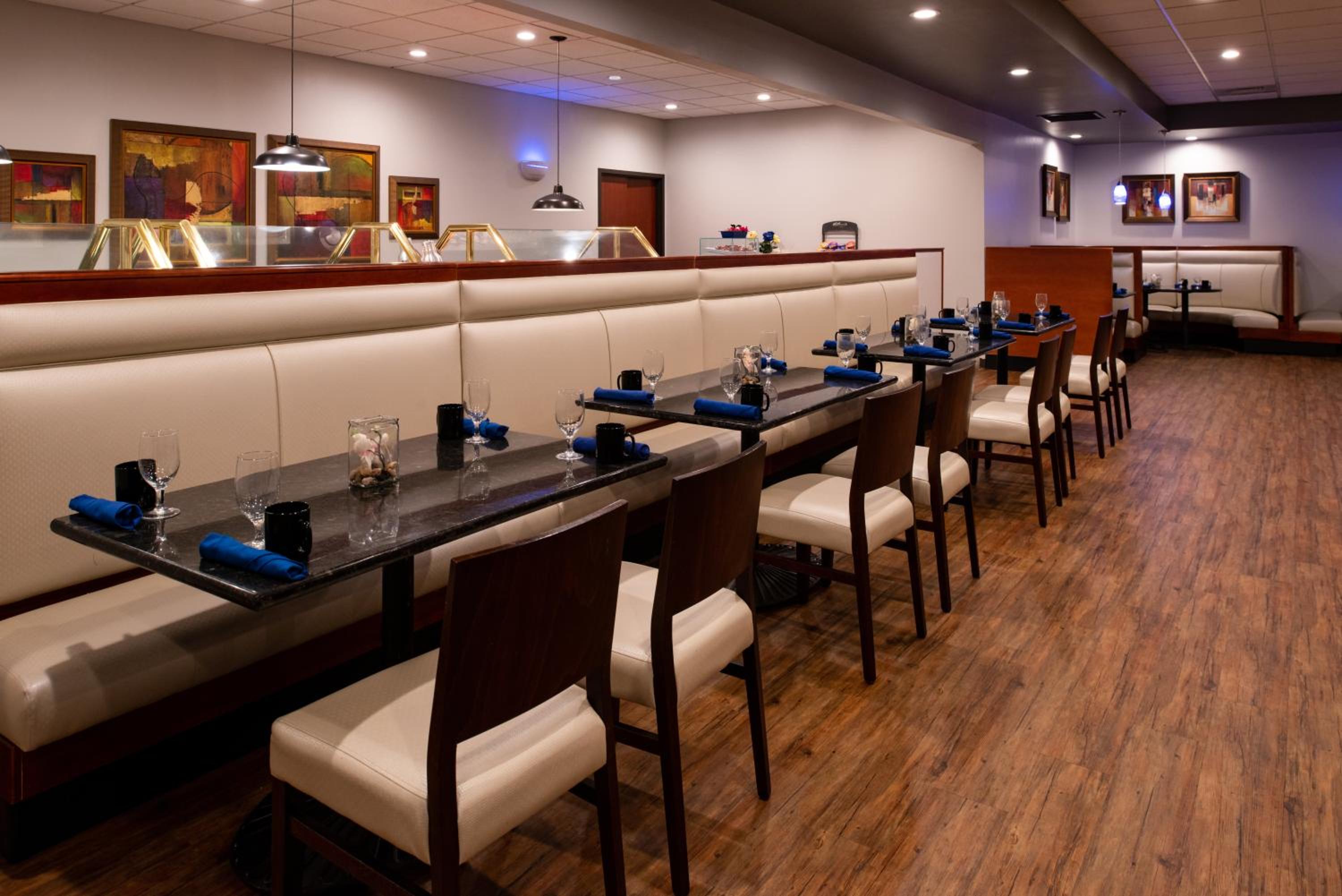 Beaumont Vacations - Holiday Inn Hotel and Suites Beaumont-Plaza I-10 Walden, an IHG Hotel - Property Image 9
