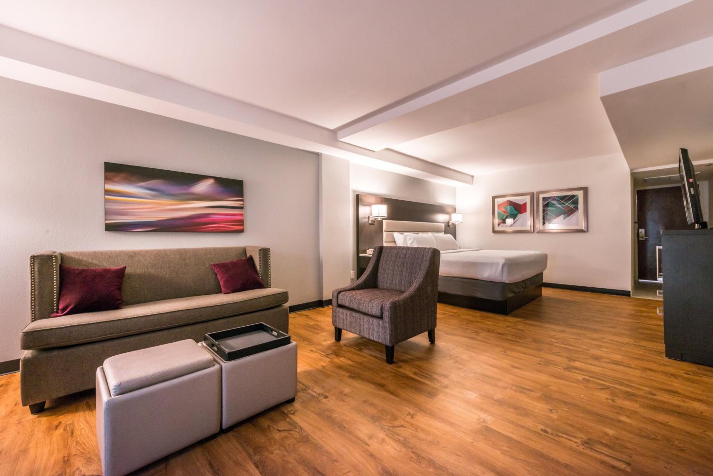 Beaumont Vacations - Holiday Inn Hotel and Suites Beaumont-Plaza I-10 Walden, an IHG Hotel - Property Image 33