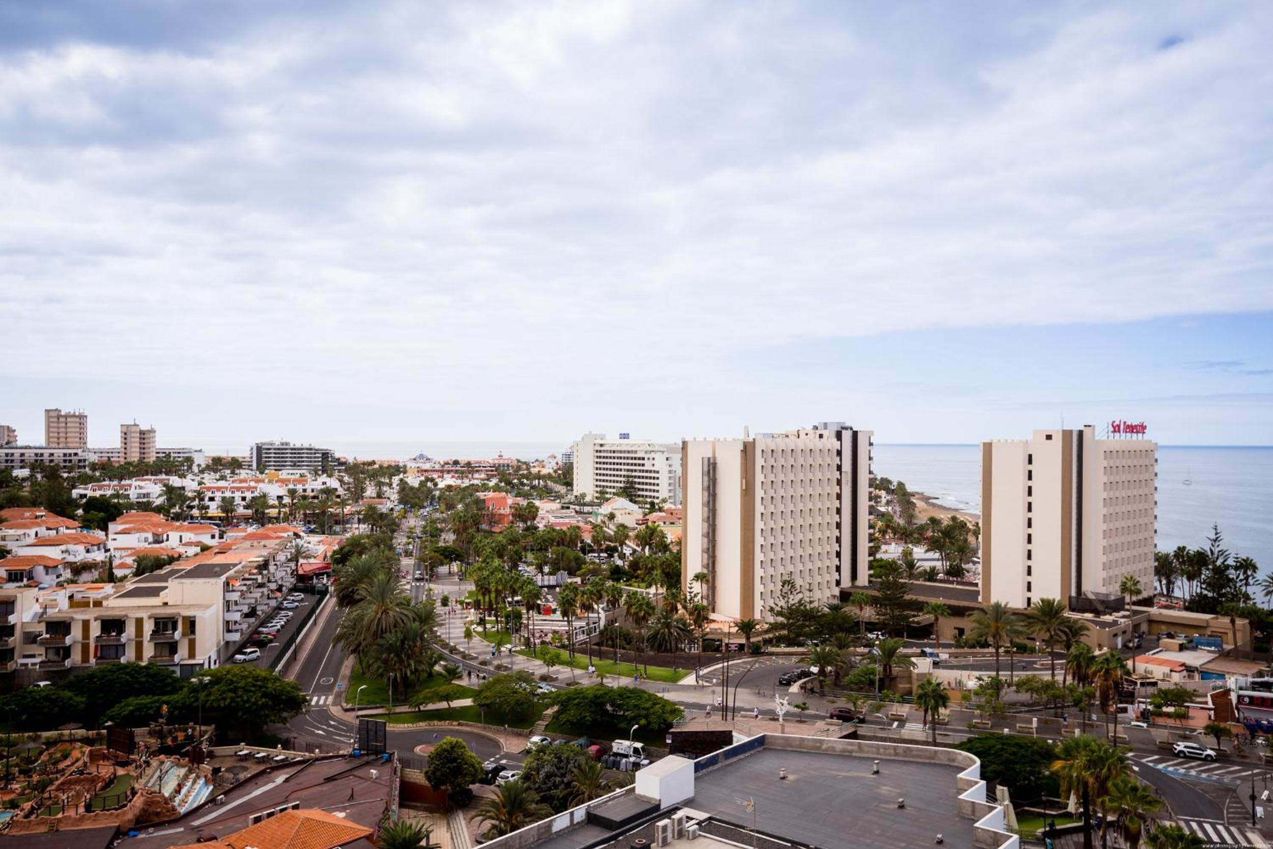 8'th floor ocean view apartment in Las Americas view 4