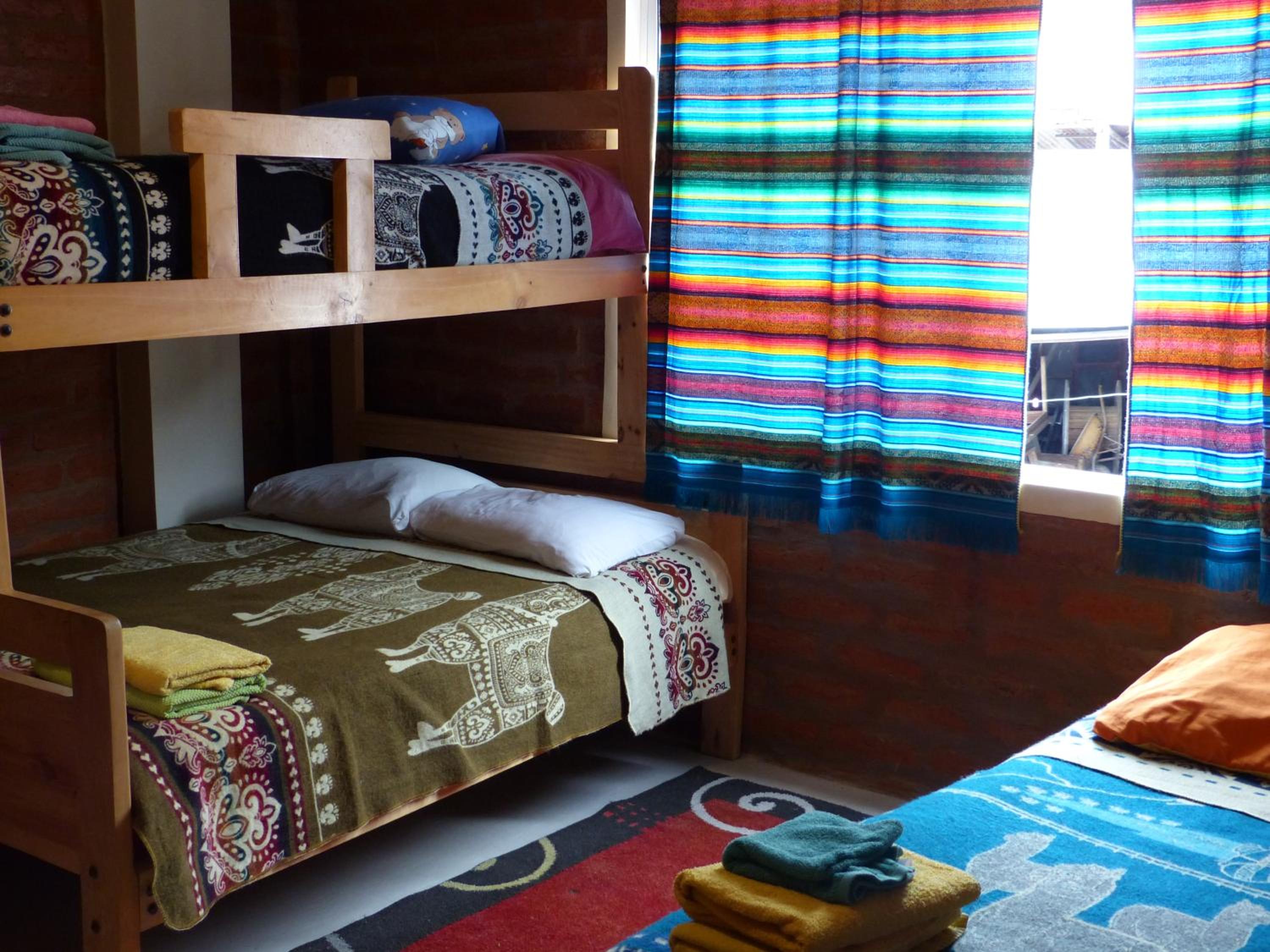 Hostal La Casa Amarilla City