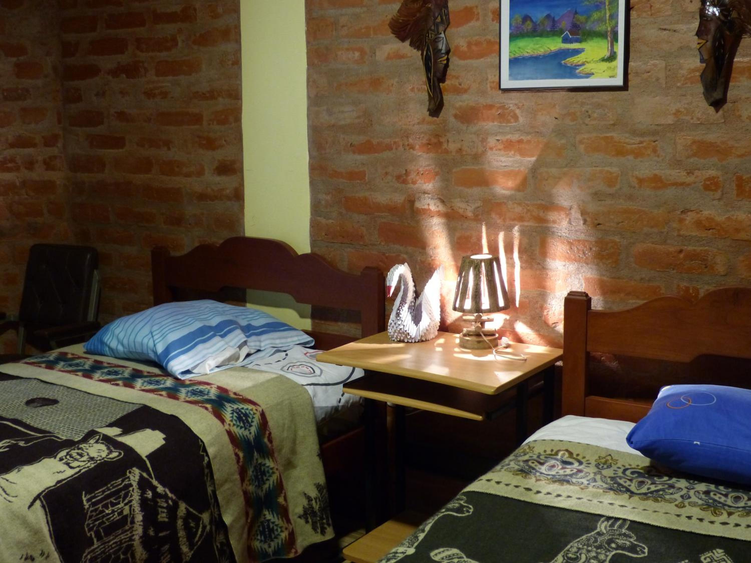 Hostal La Casa Amarilla City