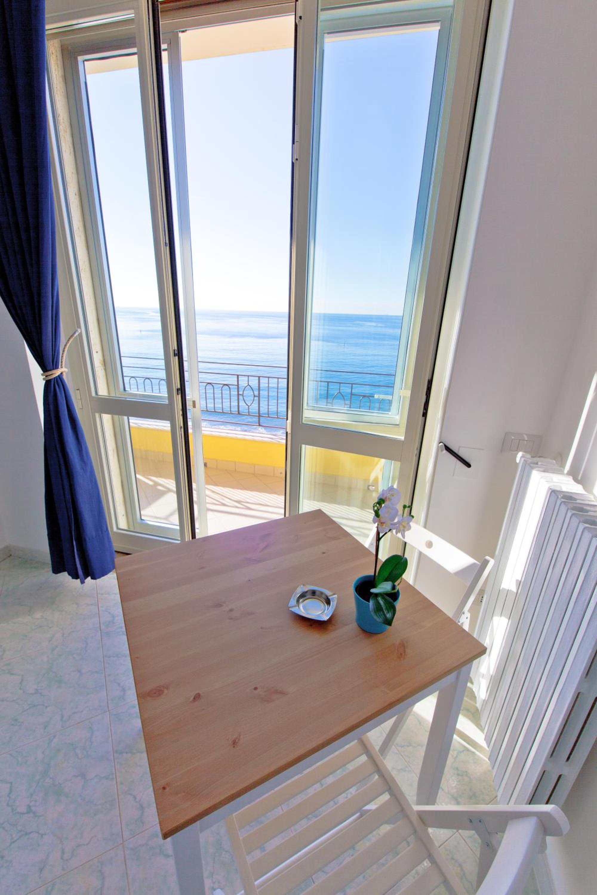 Photo 44 sur 58 de On the beach Sea-view&Kitchen In Room