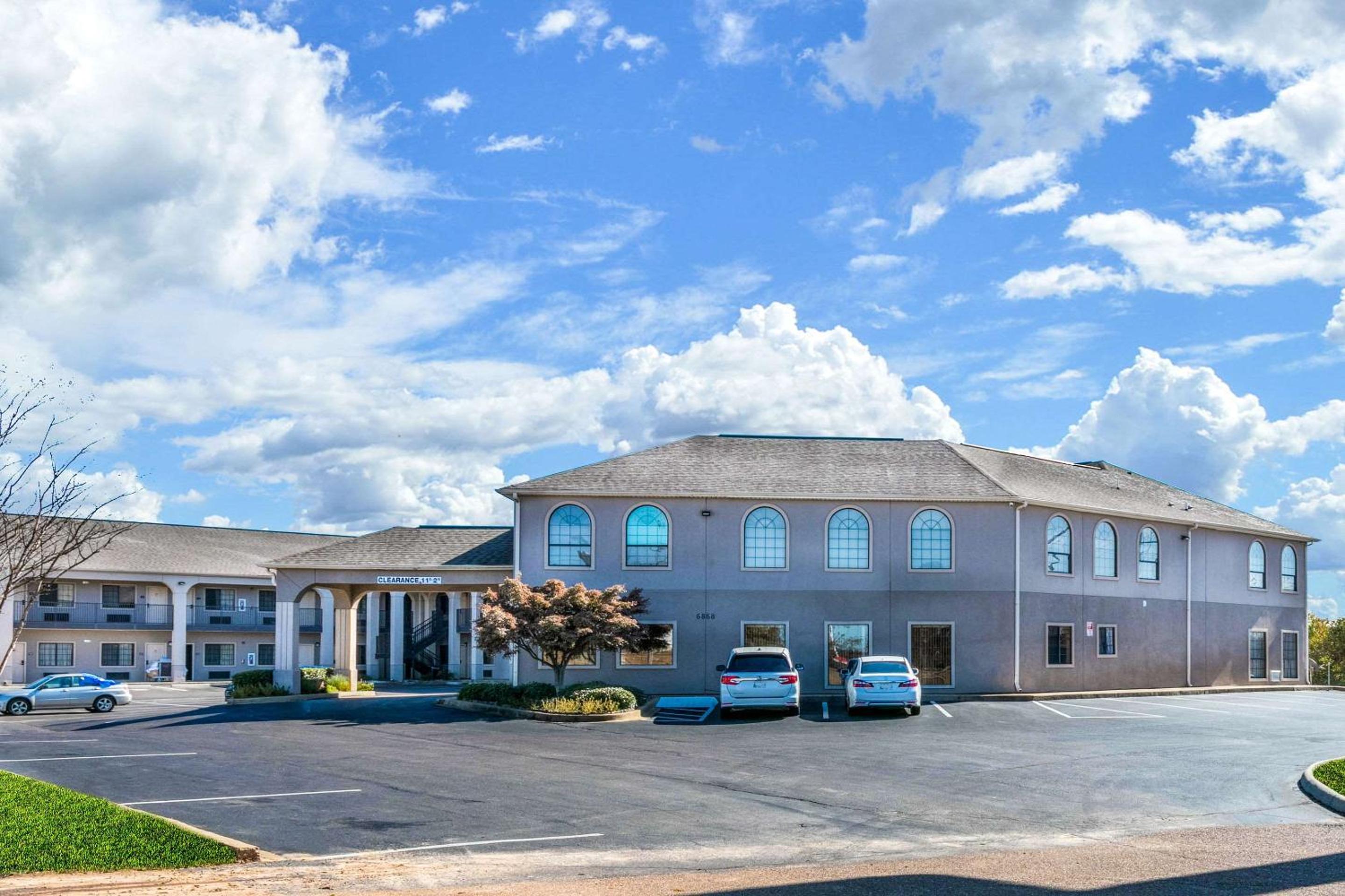 Econo Lodge Inn & Suites Horn Lake - Southhaven view 2