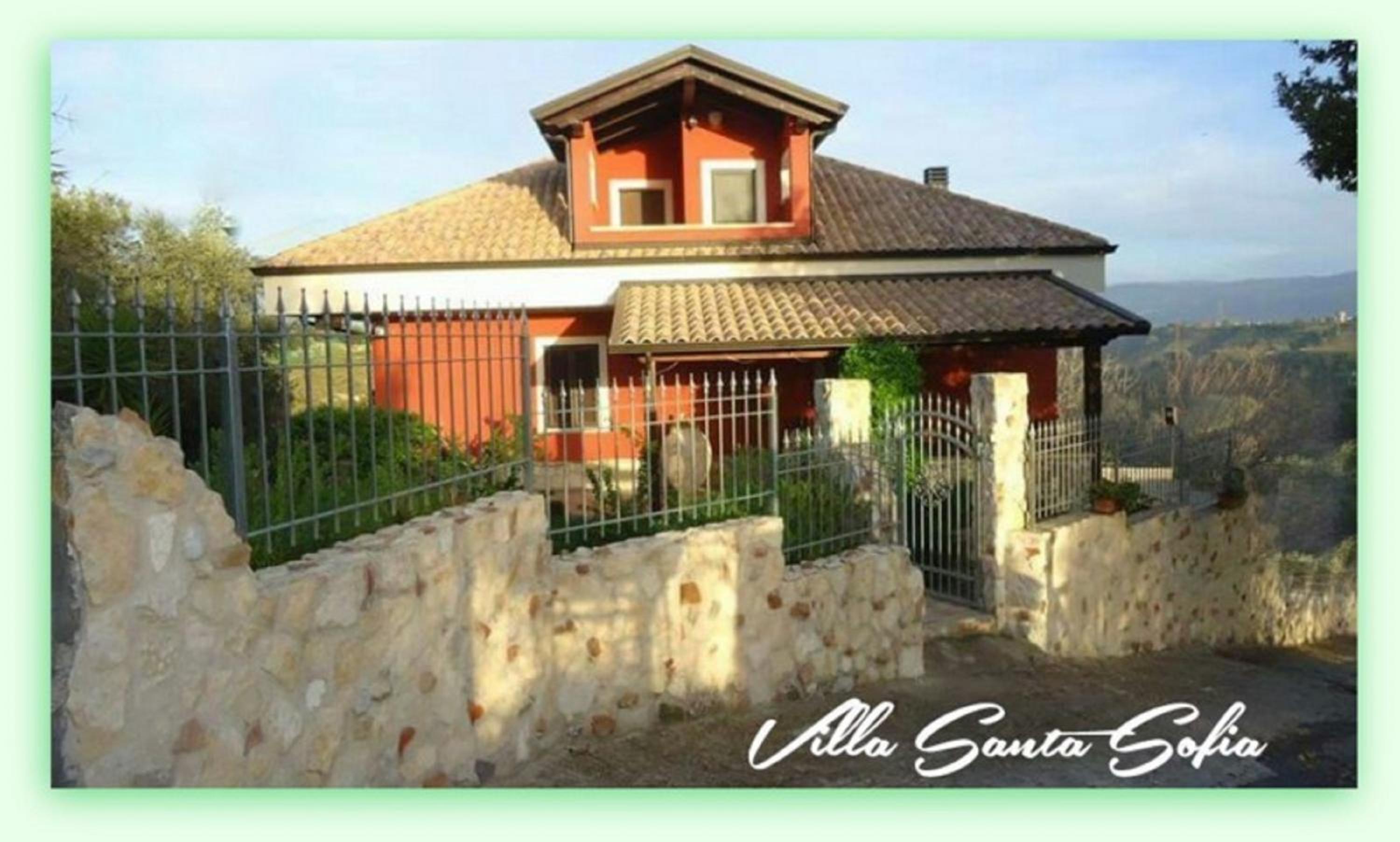 B&b Villa Santa Sofia by holidayngo view 2