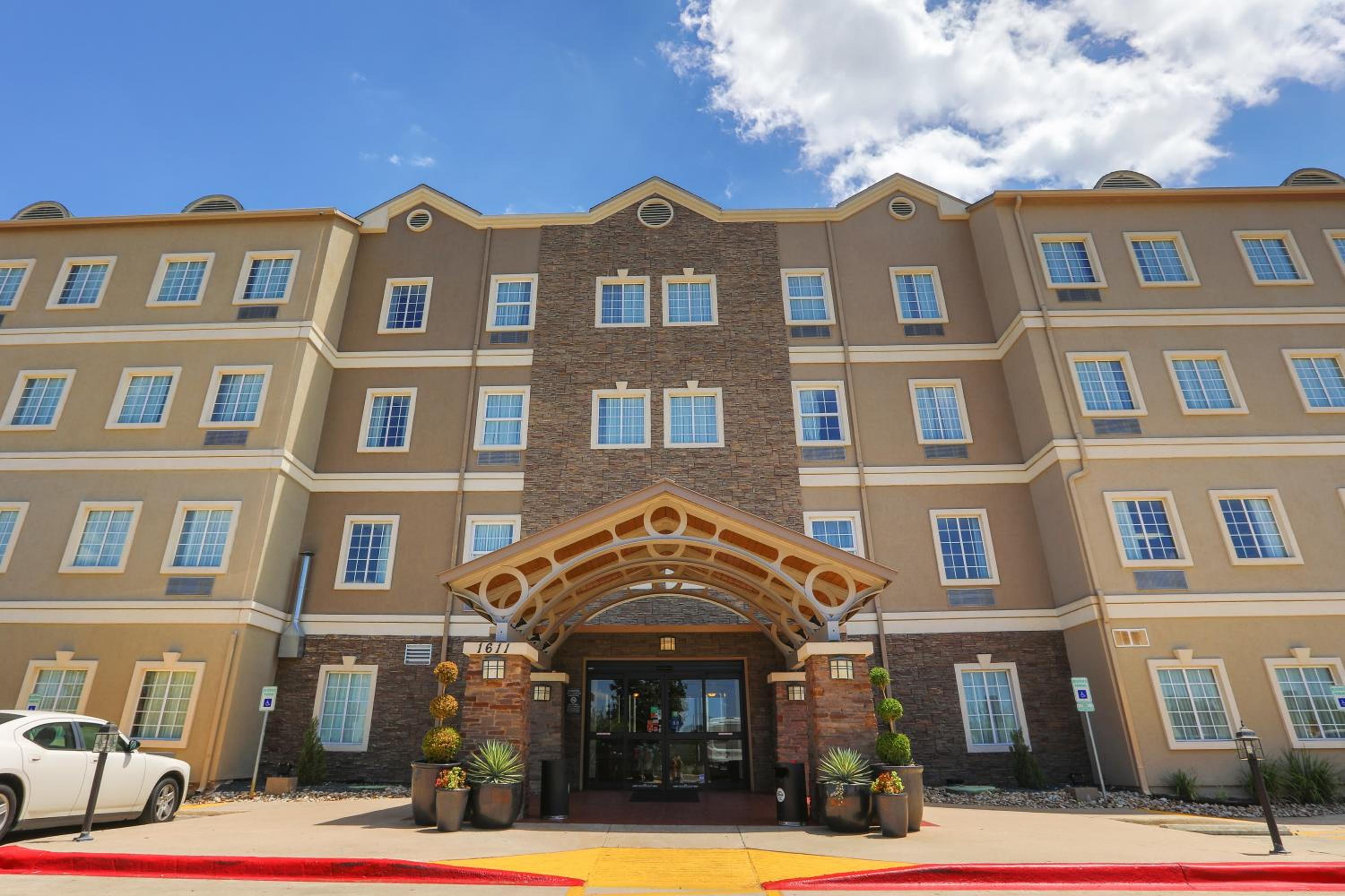 Hotel Staybridge Suites Austin Airport, an IHG Hotel - Image 1