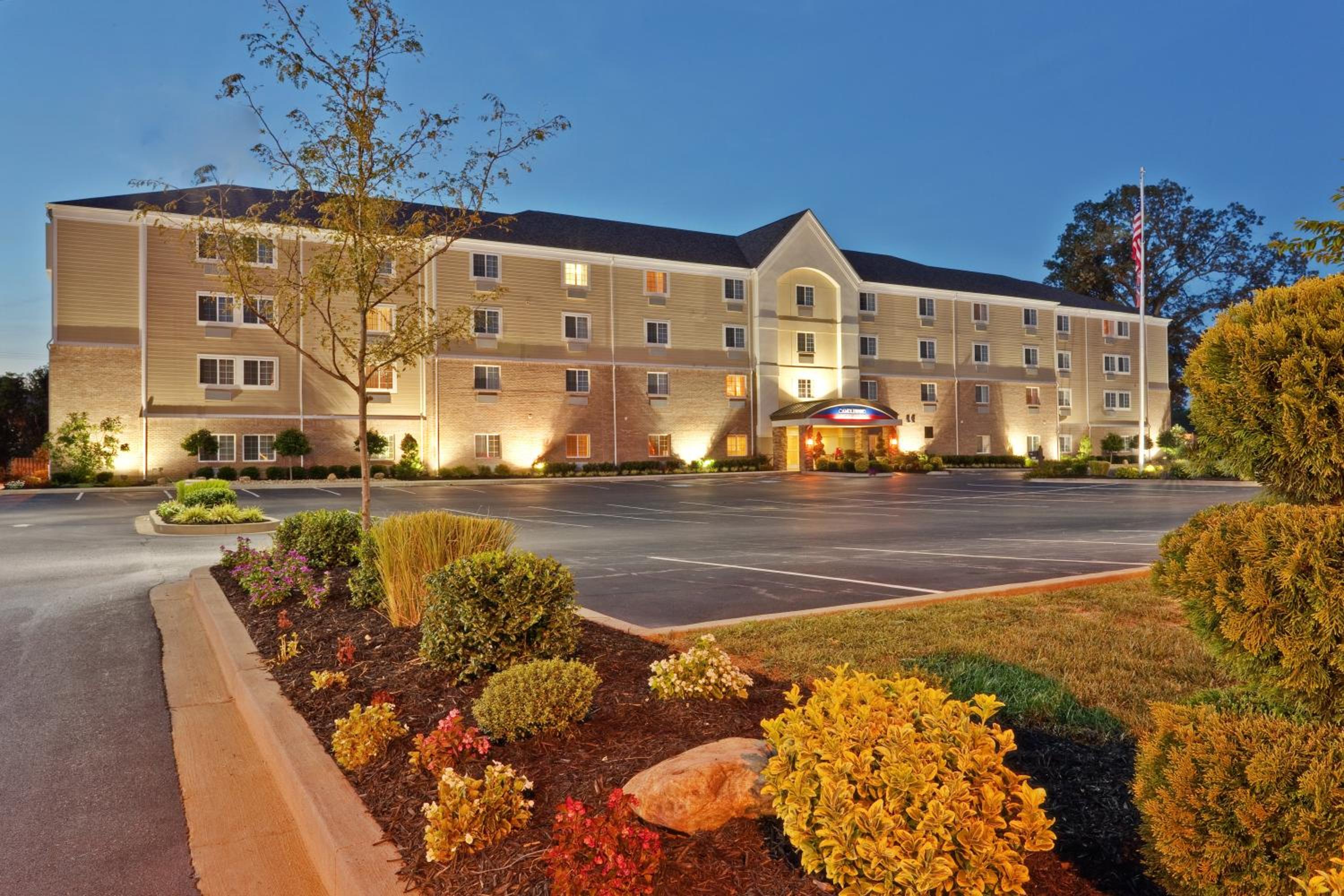 Hotel Candlewood Suites Bowling Green, an IHG Hotel - Image 1
