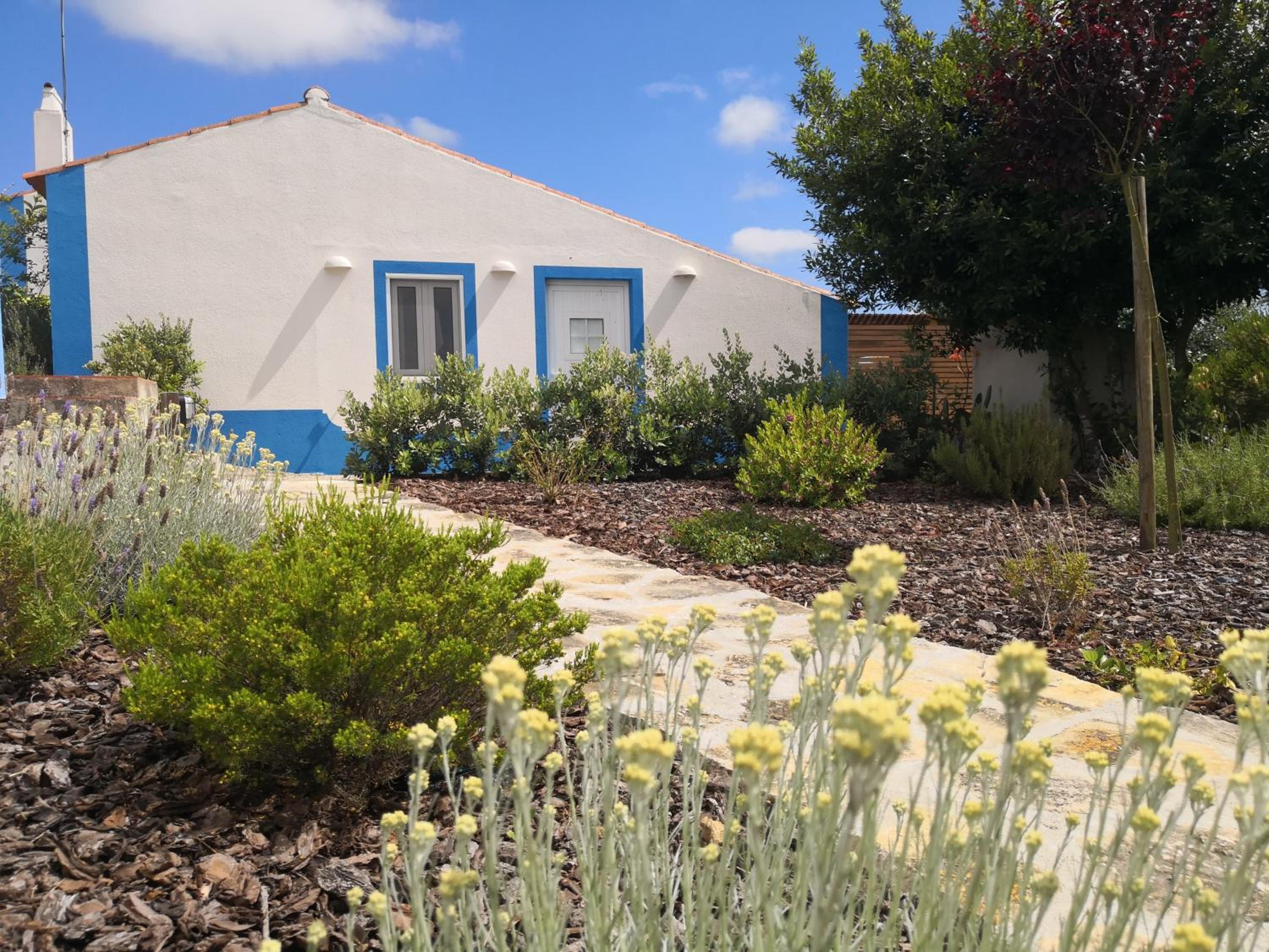 Hotel Quinta das Alfazemas - Image 1