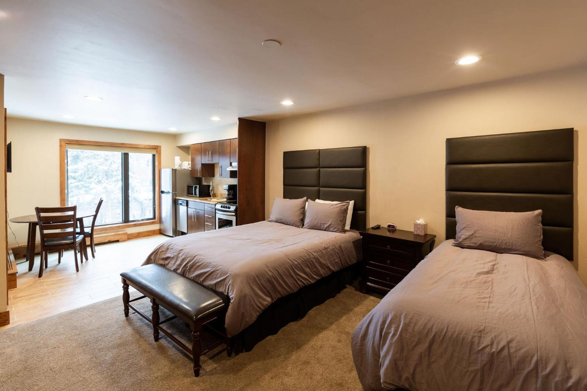 Breakaway West - Studio, 2,3 Bedrooms by Vail Realty