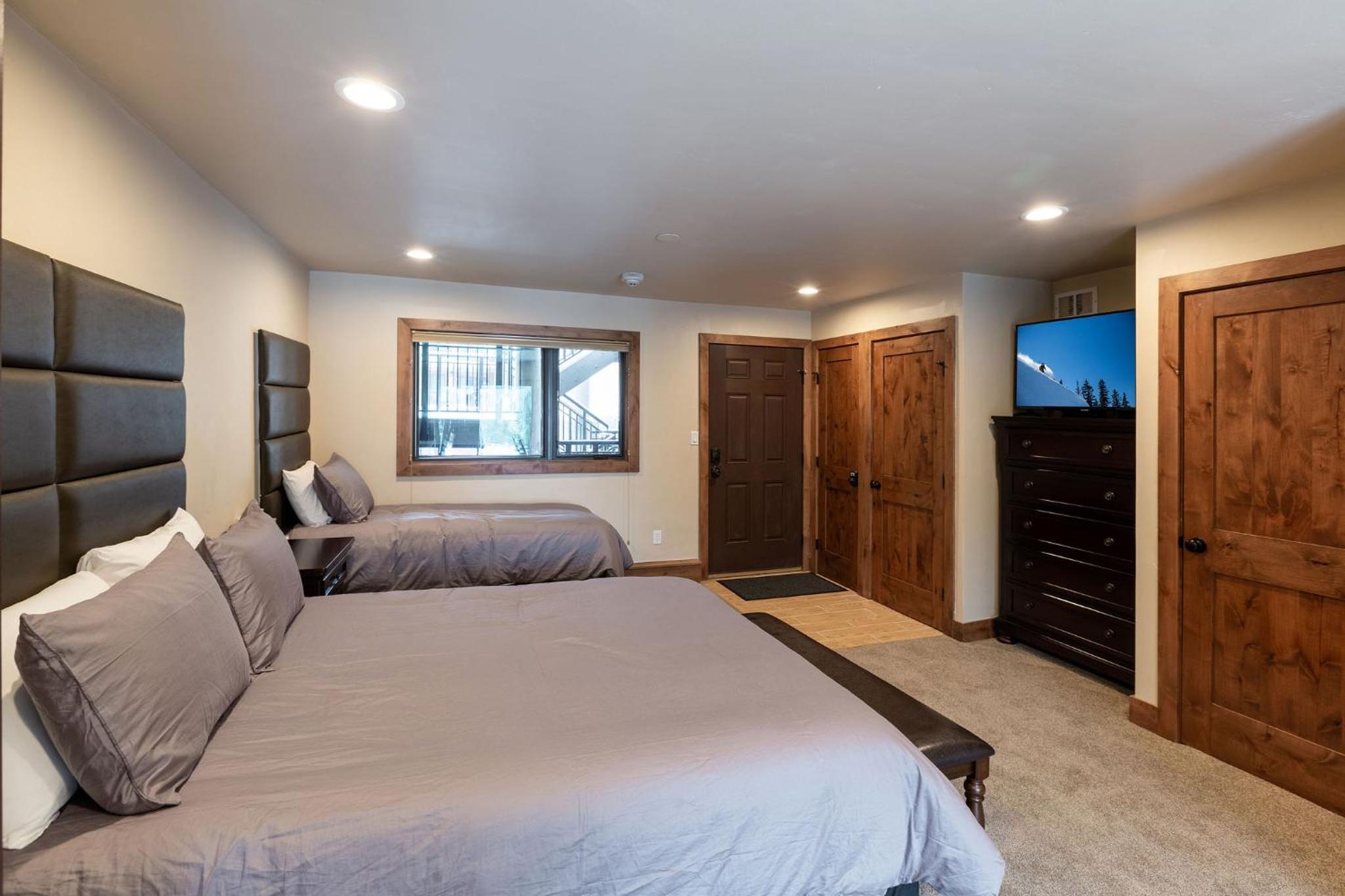 Breakaway West - Studio, 2,3 Bedrooms by Vail Realty